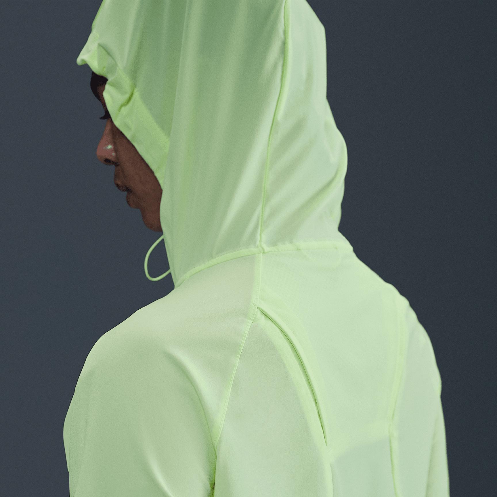 Nike Womens Swift Repel Packable Running Jacket | HQ0650-010 Product Image