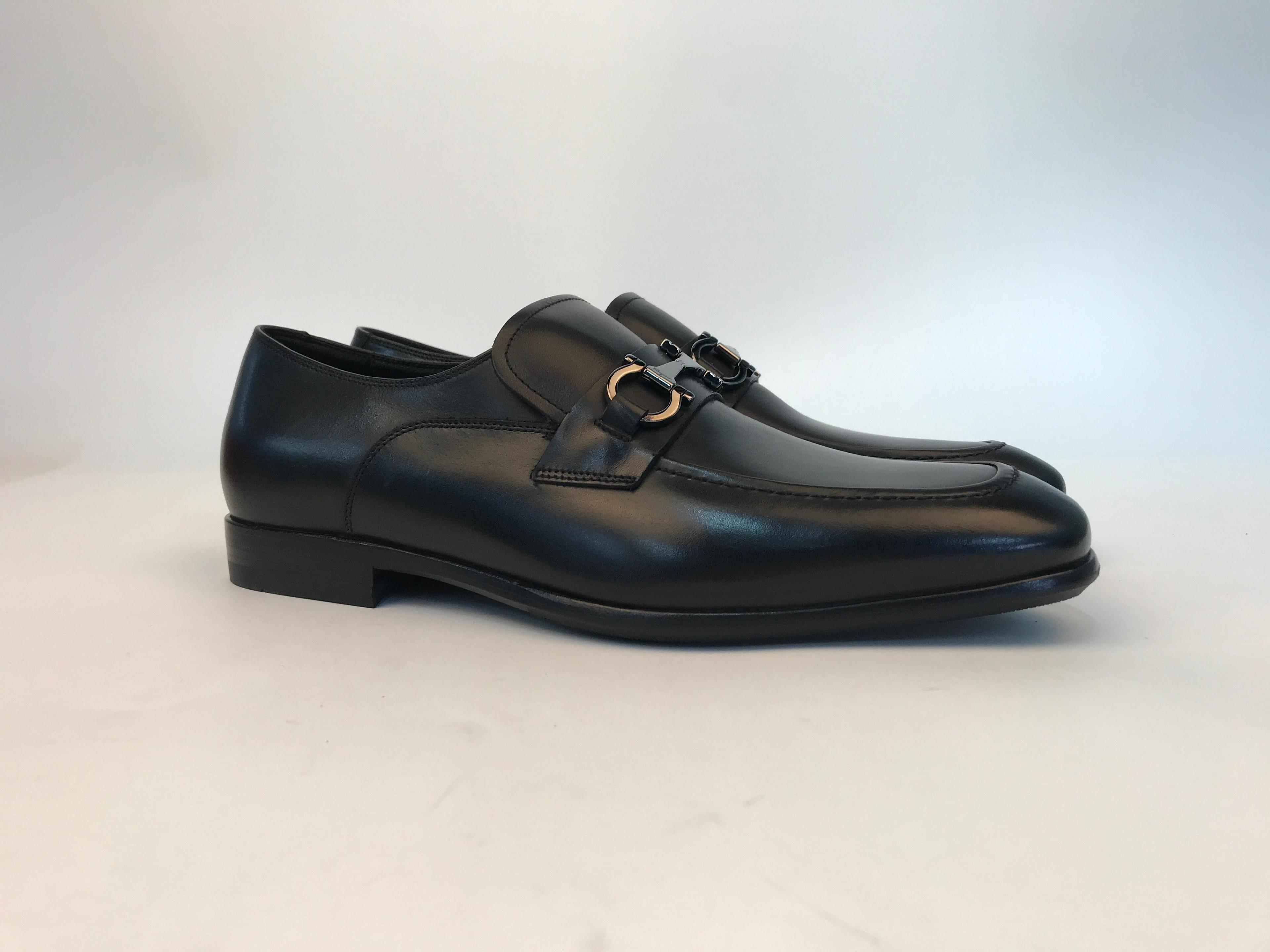 FERRAGAMO Logo Business Casual Shoes In Black Product Image