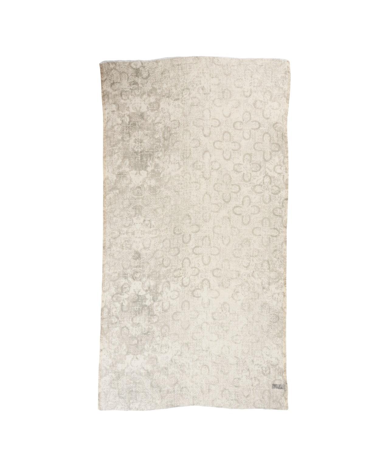 Scarf with pattern Product Image