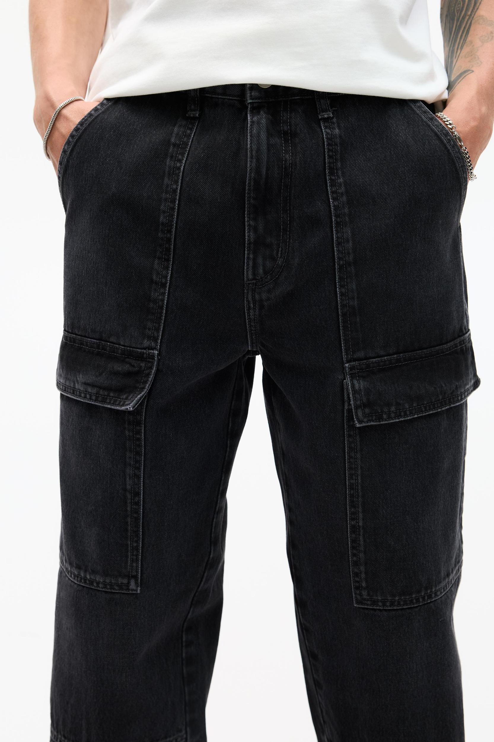 Baggy cargo jeans Product Image