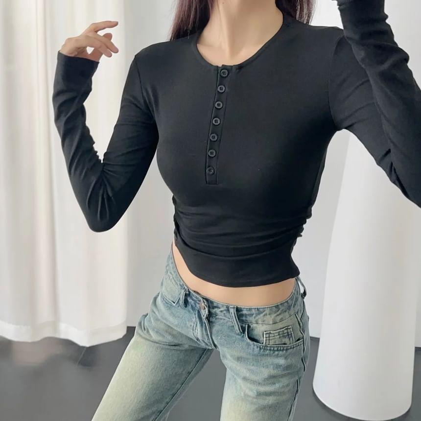 Long-Sleeve Plain Crop Henley T-Shirt Product Image