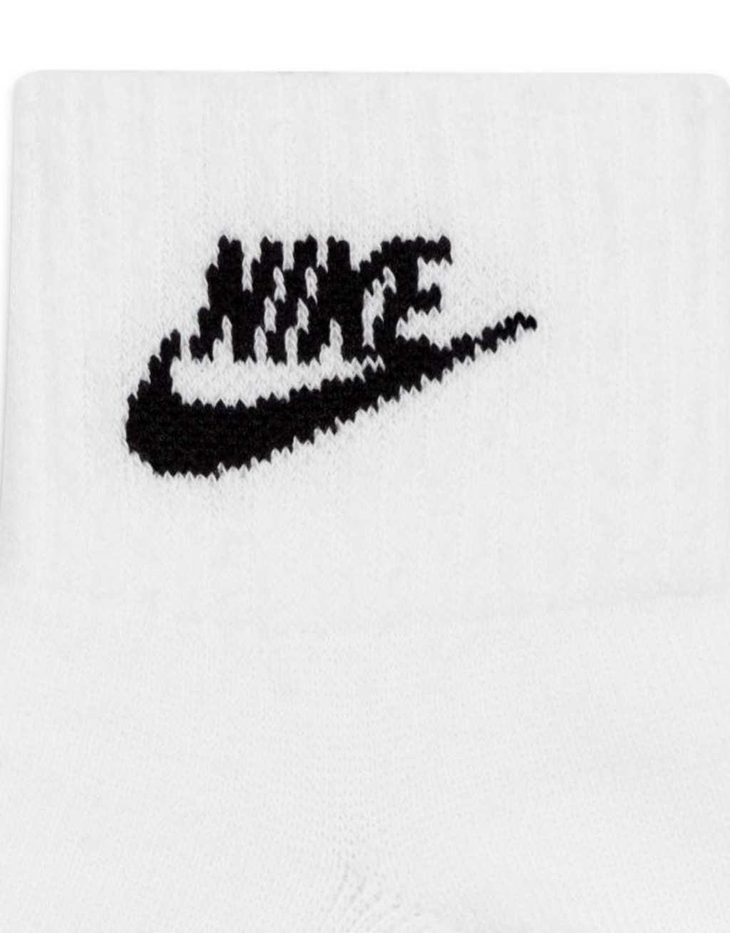 Nike Everyday Essential 3 pack ankle socks in white Product Image