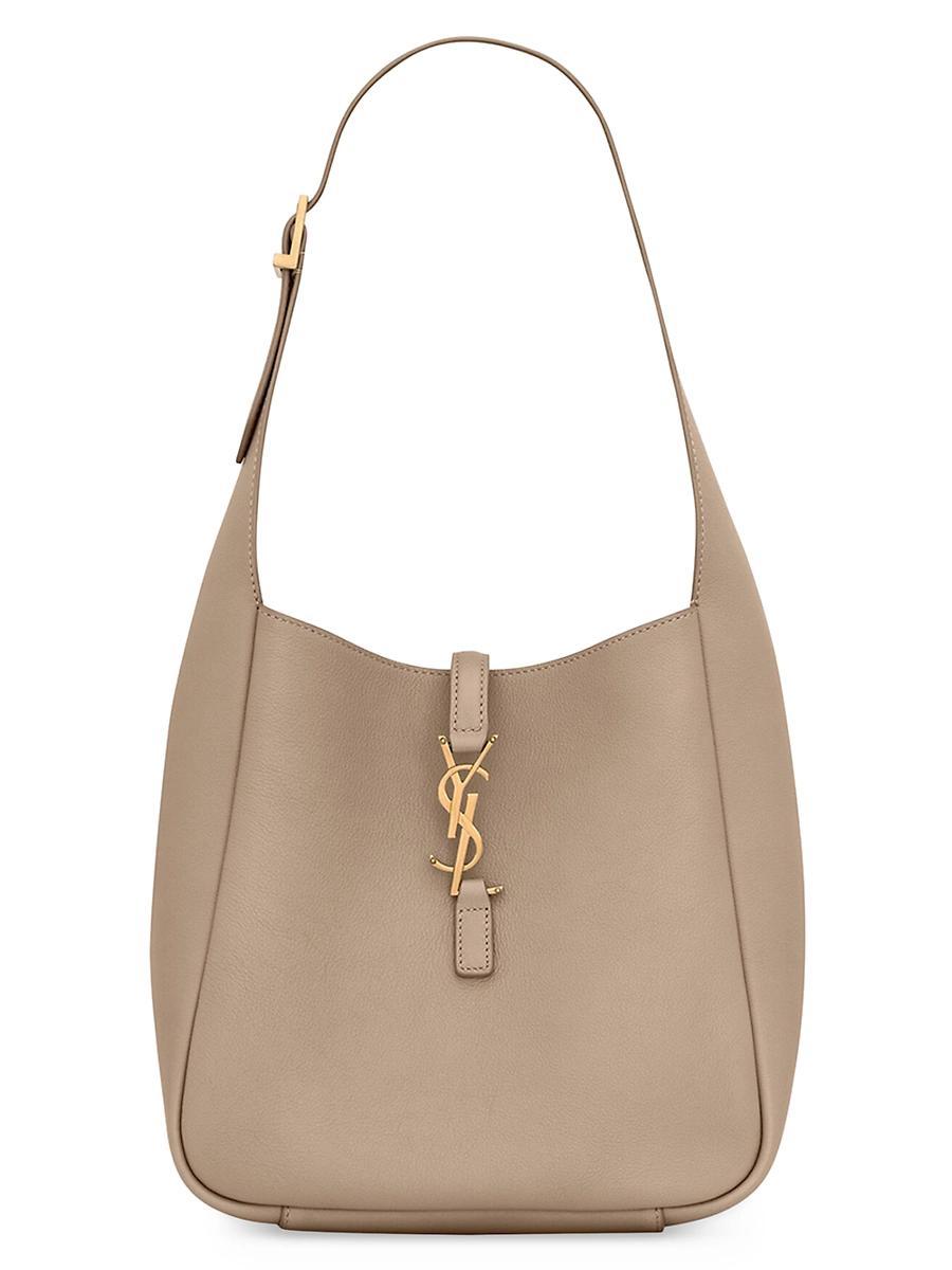 Womens Le 5 7 Supple Small Shoulder Bag in Grained Leather Product Image