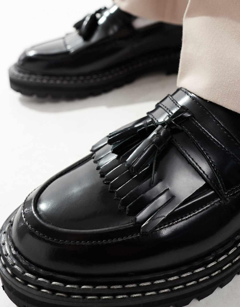 ASOS DESIGN loafers in black leather with contrast stitch Product Image