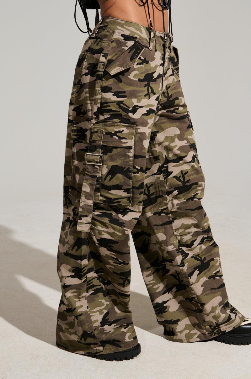 STREET STYLE WIDE LEG CAMO PANT Product Image