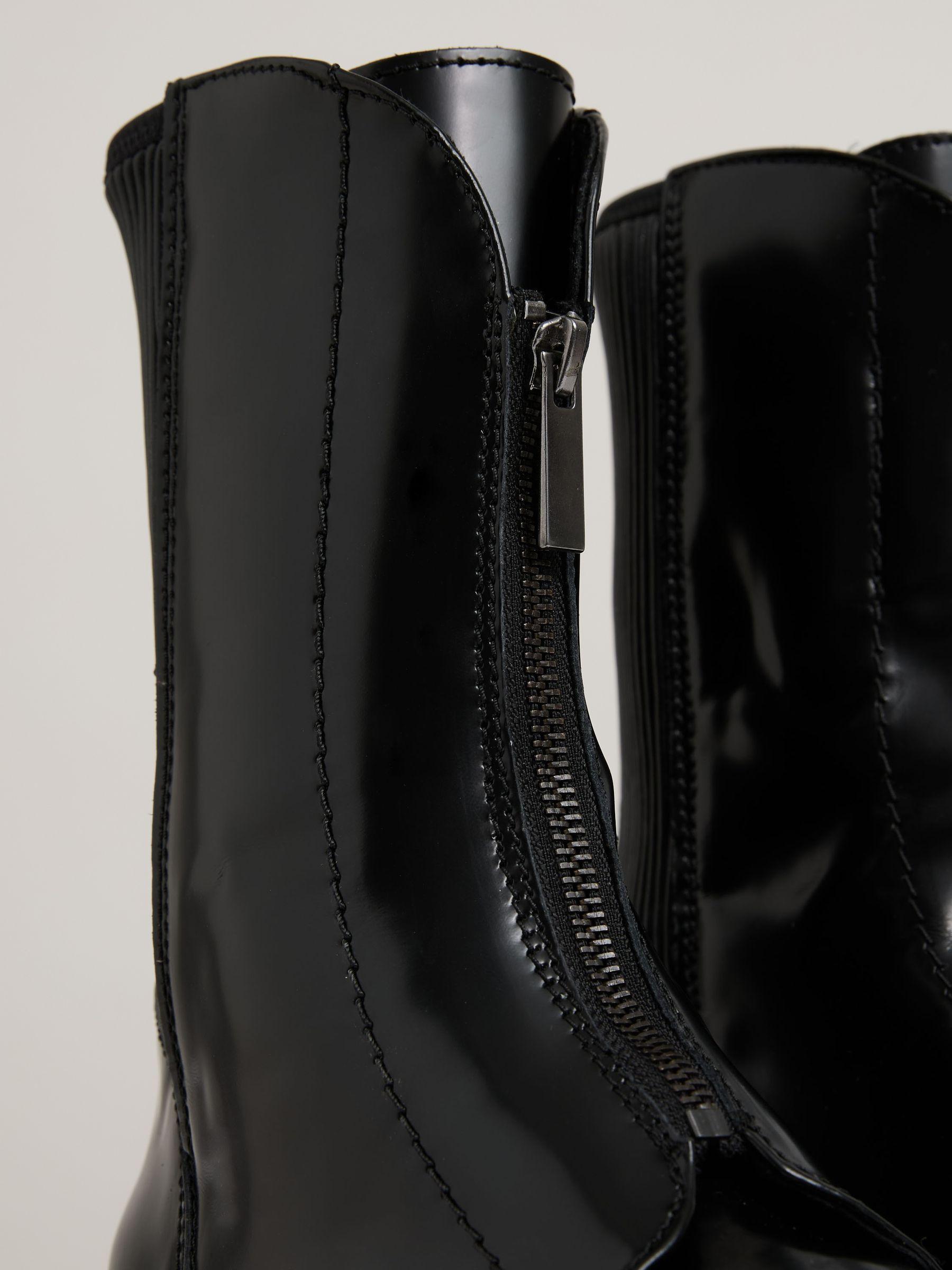Leather Zip-Front Ankle Boots in Black Product Image