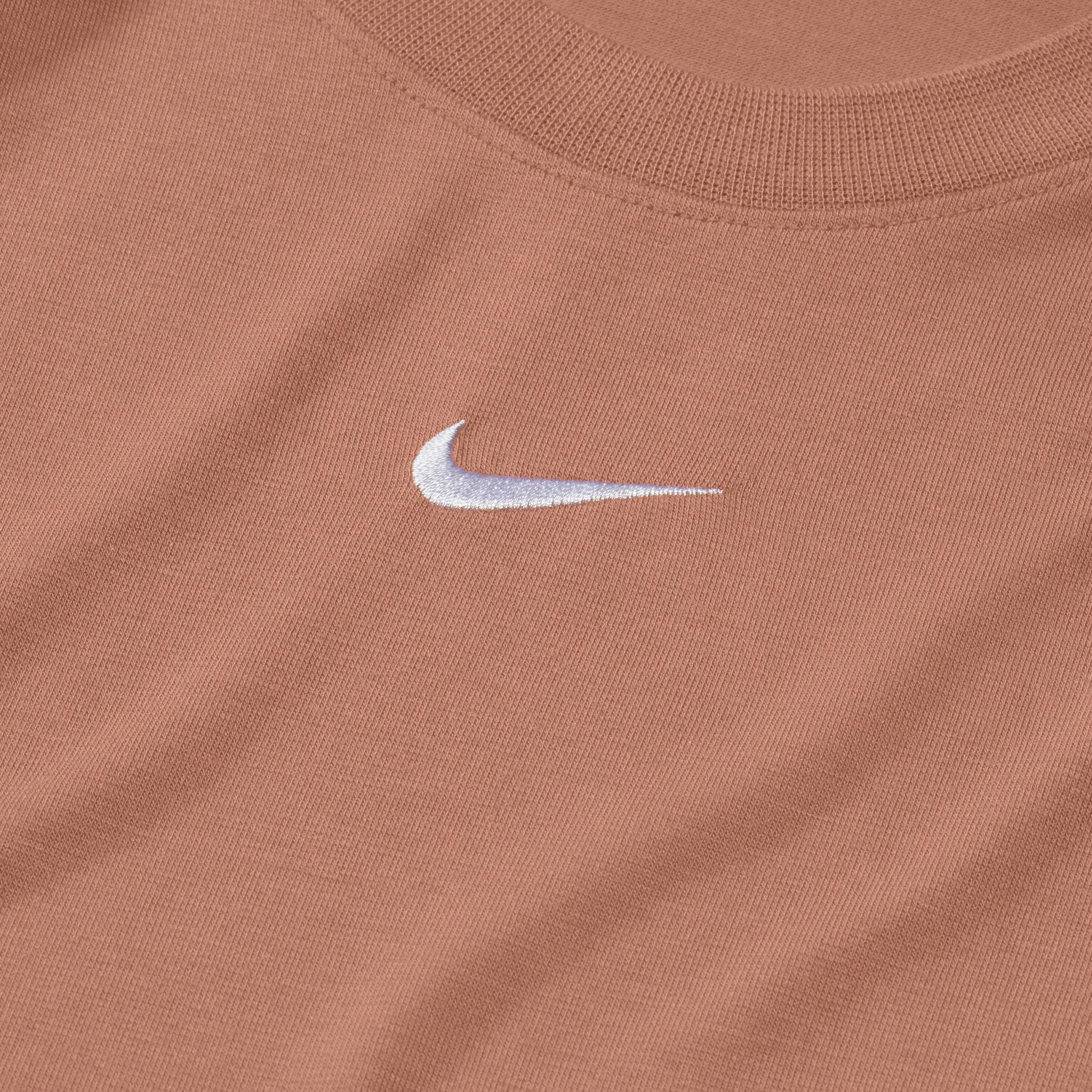 Women's Nike Sportswear Essential Slim Cropped T-Shirt Product Image