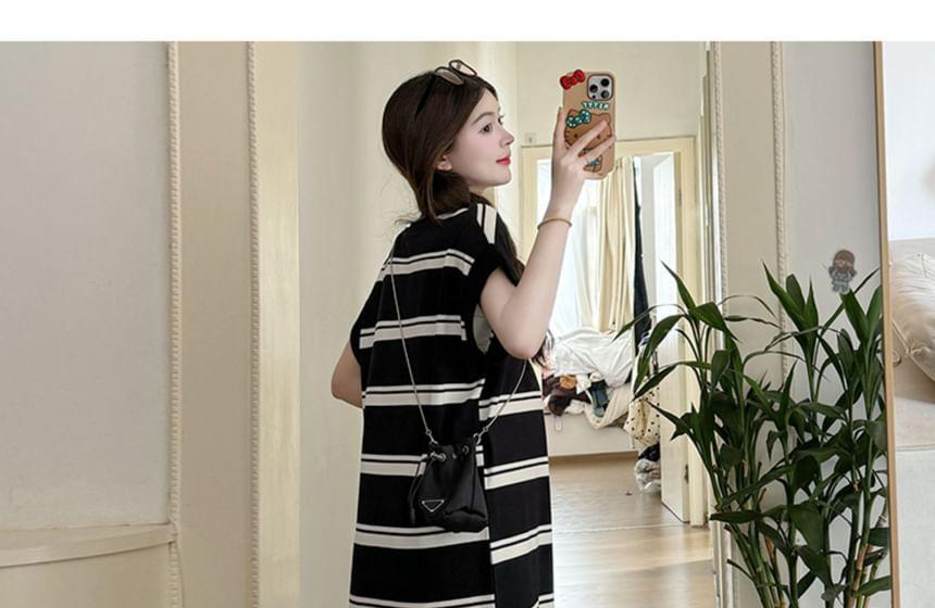 Maternity Short-Sleeve Round Neck Striped Midi T-Shirt Dress Product Image