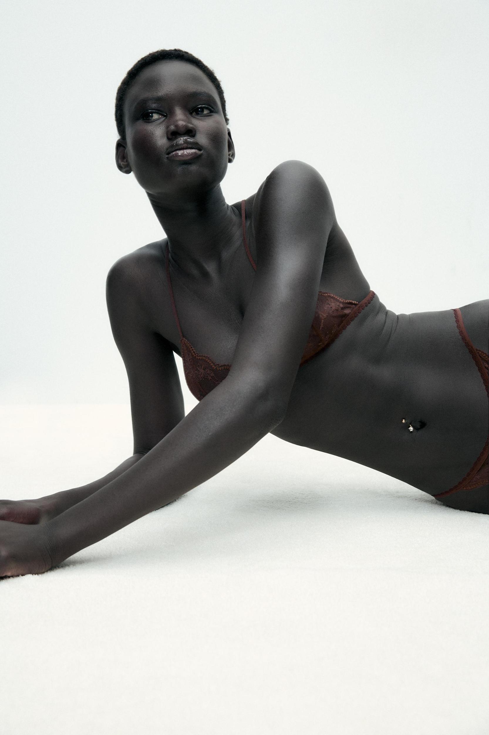 FLORAL LACE PANTIES Product Image