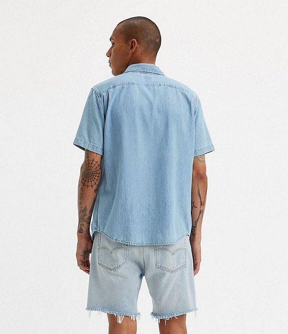 Levi's® Classic Fit Short Sleeve Chambray Woven Shirt Product Image