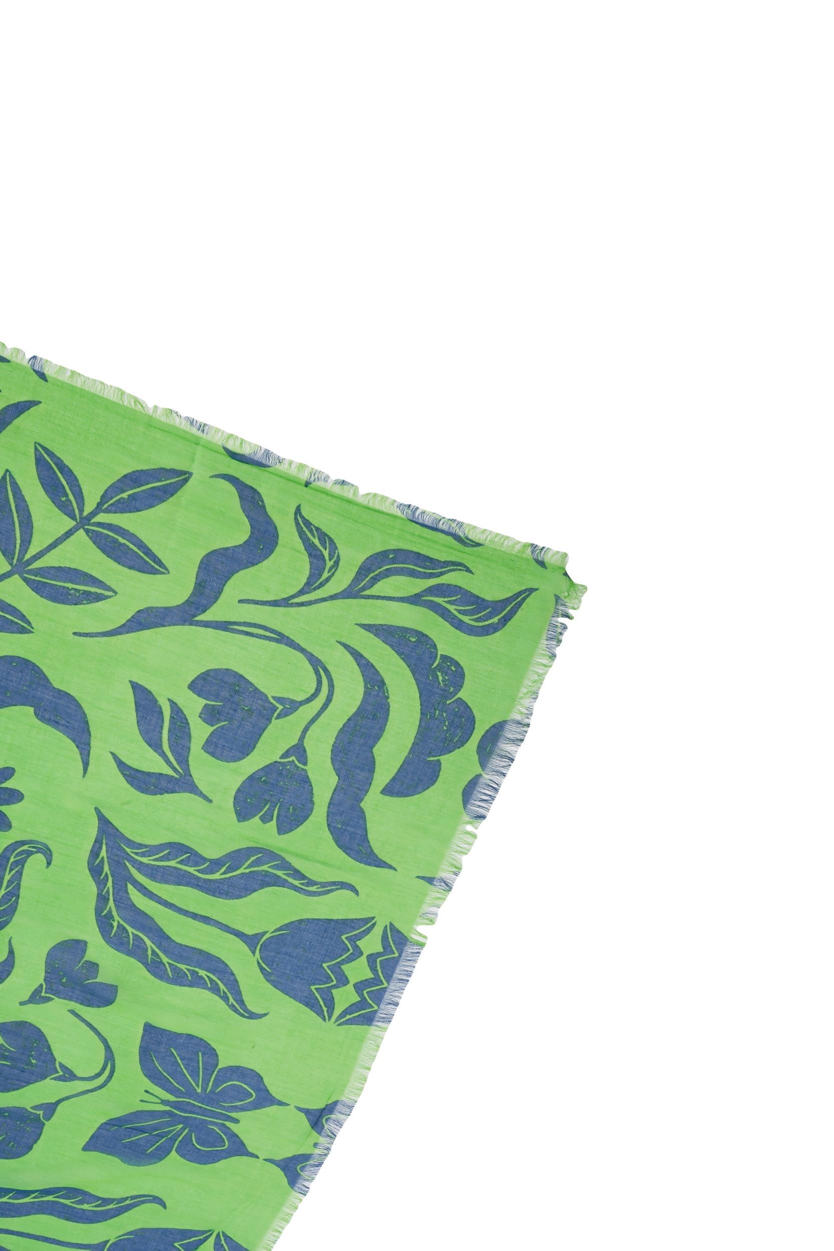 Scarf with floral pattern Product Image