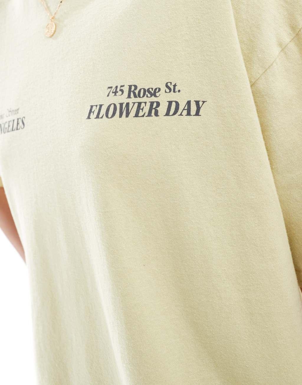 Pull&Bear oversized boxy print tee in yellow Product Image