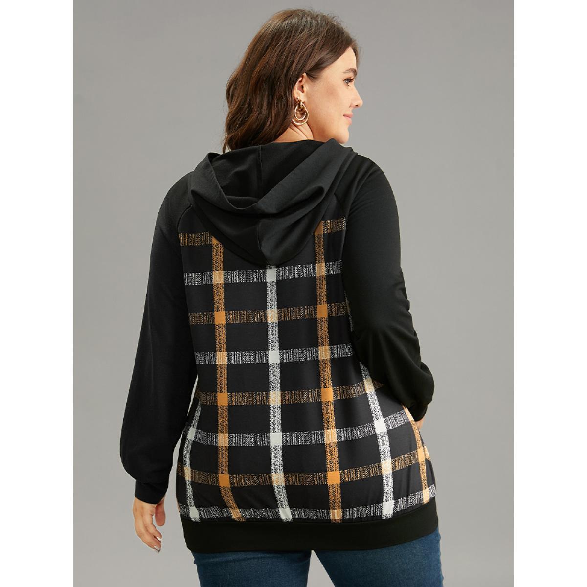 Plus Size Plaid Contrast Raglan Sleeve Lace Up Hooded Sweatshirt Women Black Casual Contrast Hooded Dailywear Sweatshirts BloomChic 18-20/2X Product Image