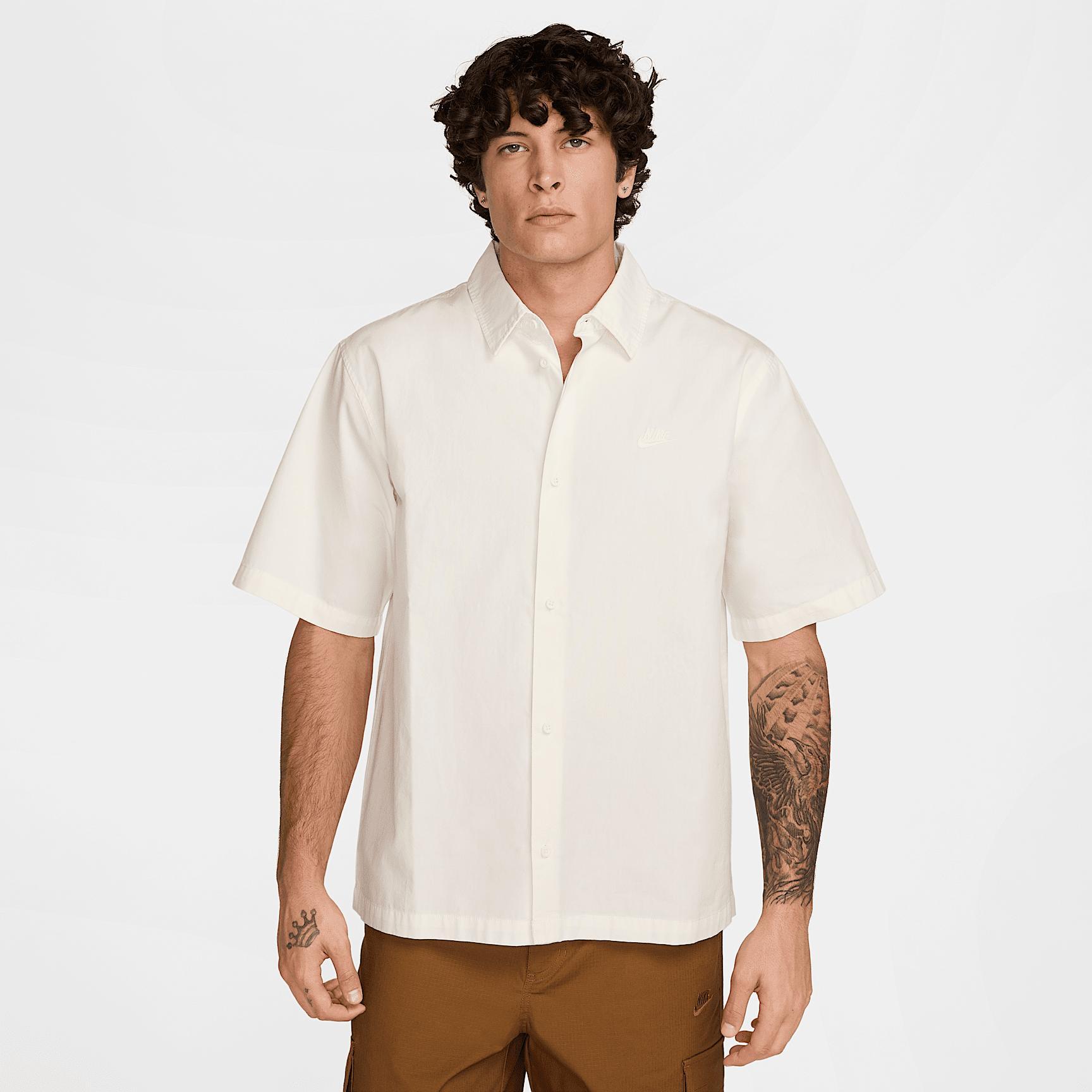 Nike Men's Club Short-Sleeve Button-Down Shirt Product Image