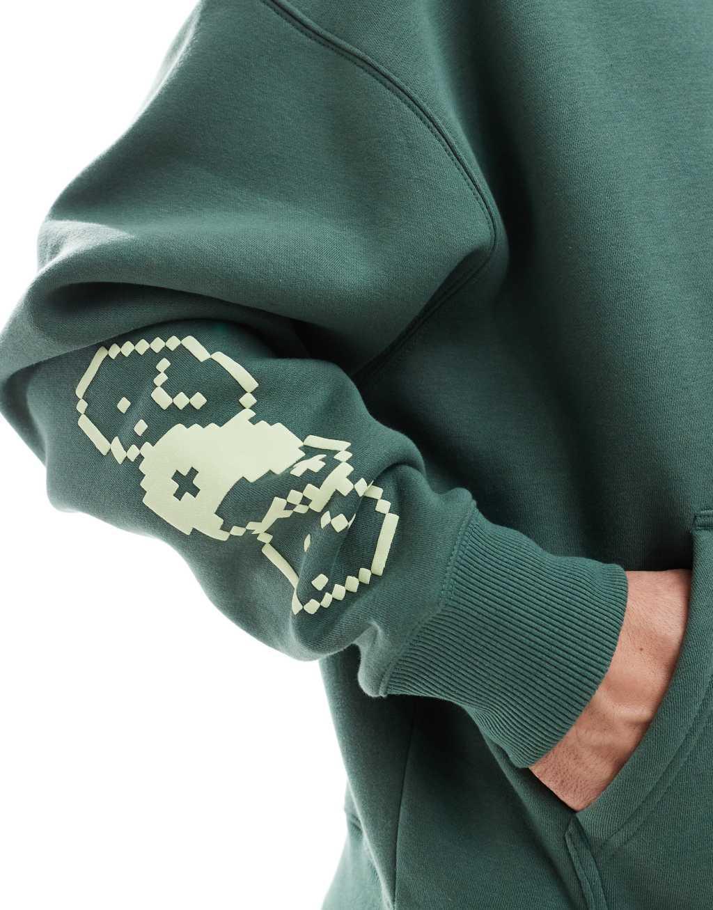 Pull&bear discover printed hoodie in green Product Image