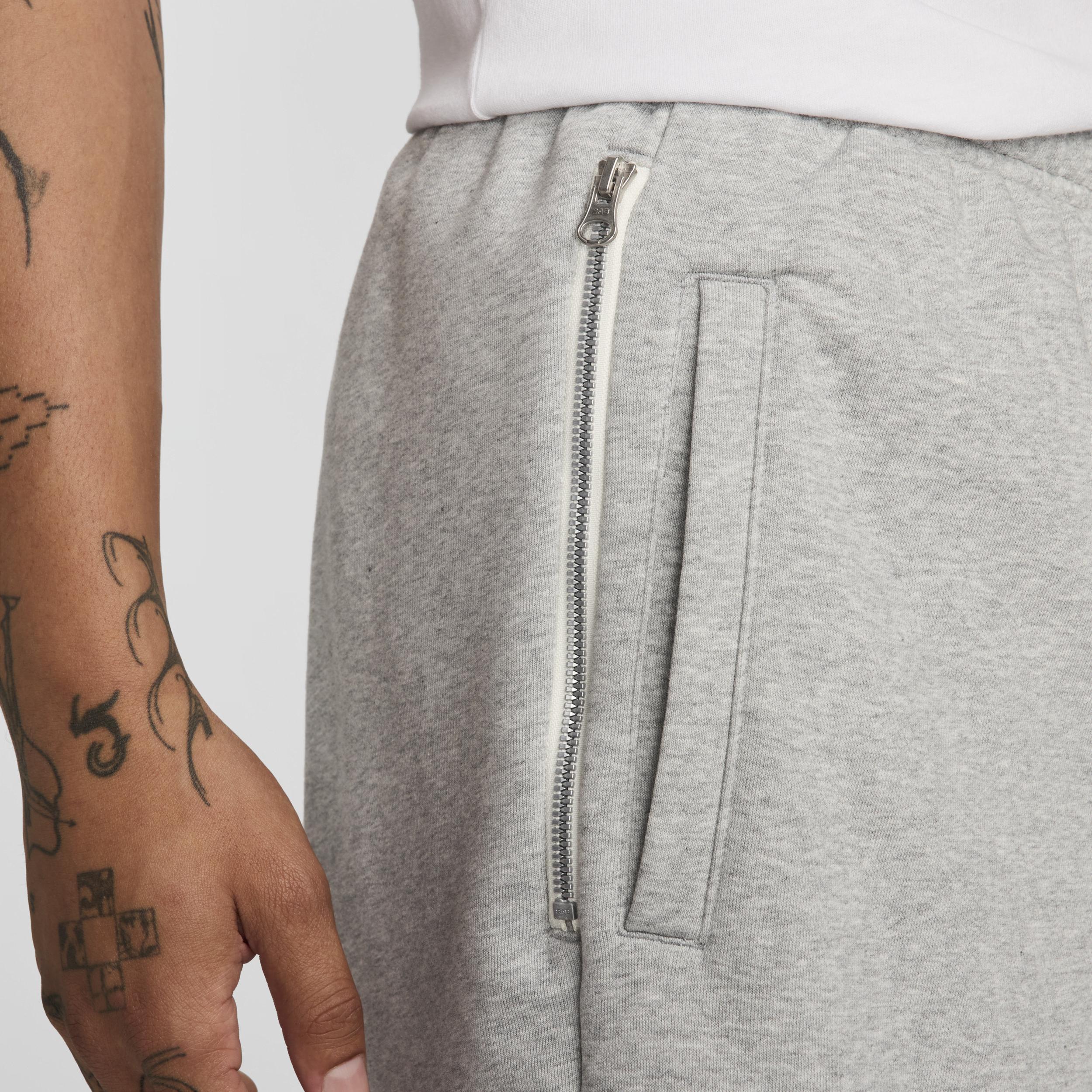 Nike Men's Standard Issue 8" Dri-FIT Fleece Basketball Shorts Product Image