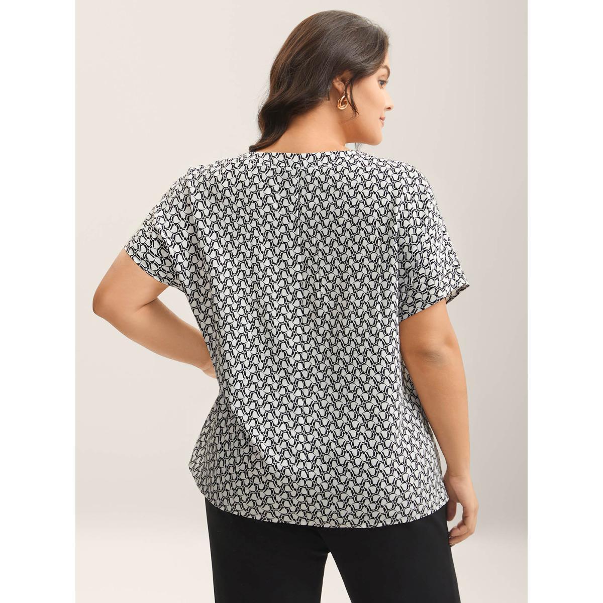 Plus Size Black Geometric Print Notched Collar Blouse Women Short sleeve Notched collar Work Blouses BloomChic 22-24/3X Product Image
