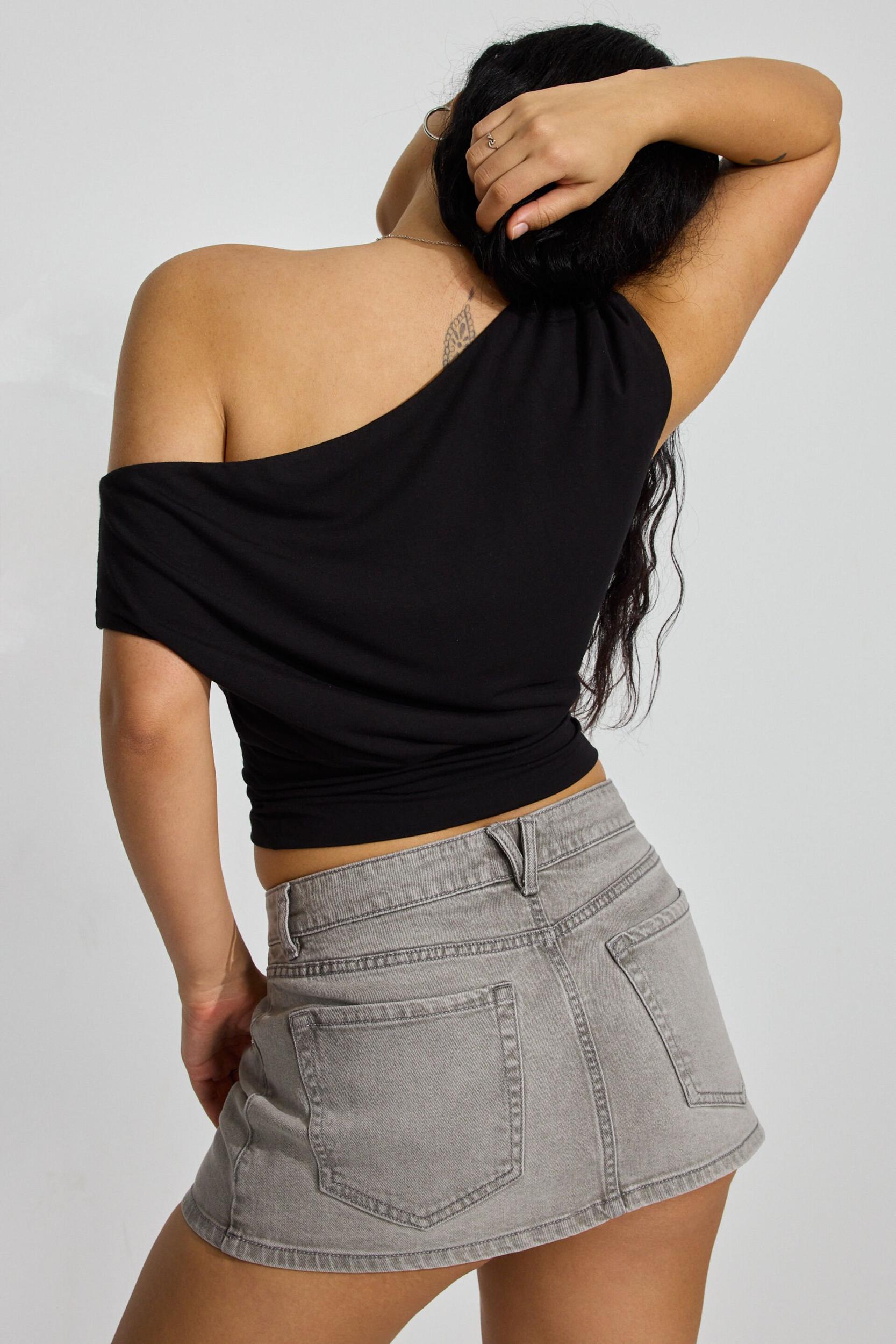 Off Shoulder Band Top Product Image