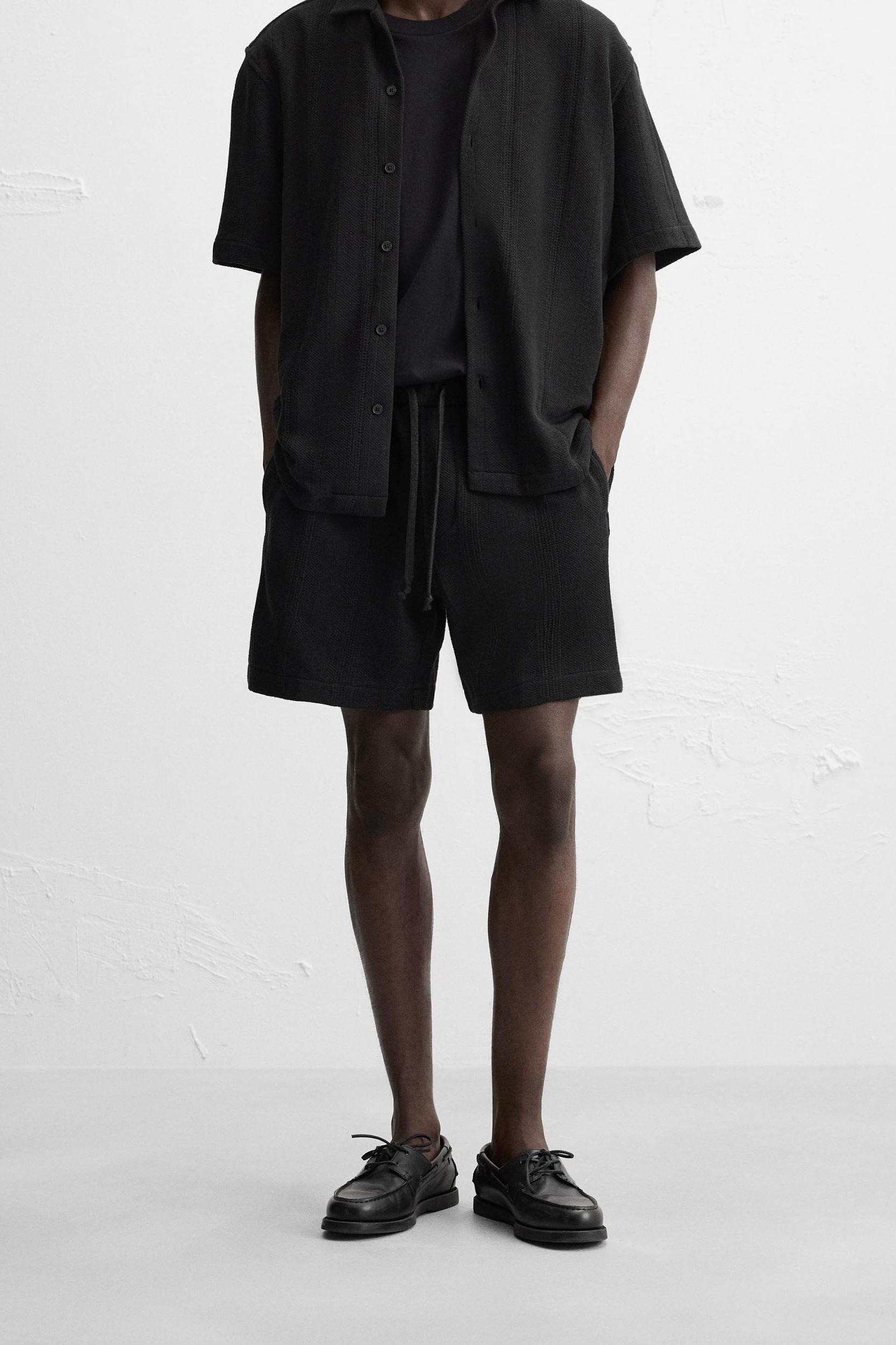 JACQUARD TEXTURED SHORTS Product Image