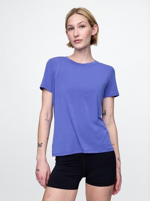 GapFit Breathe T-Shirt Product Image