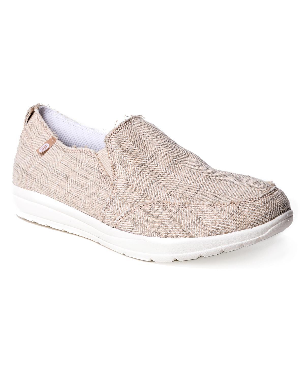 Minnetonka Womens Expanse Slip-on Shoes Product Image