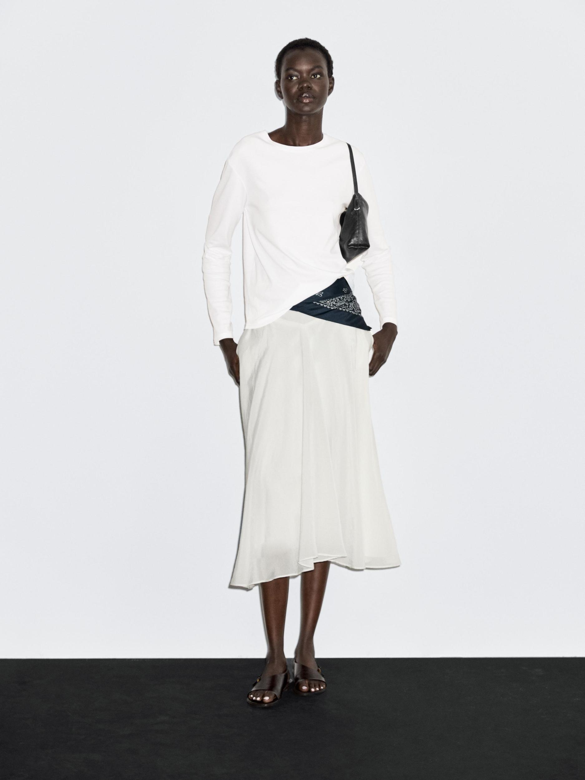 100% cotton long sleeve T-shirt Product Image