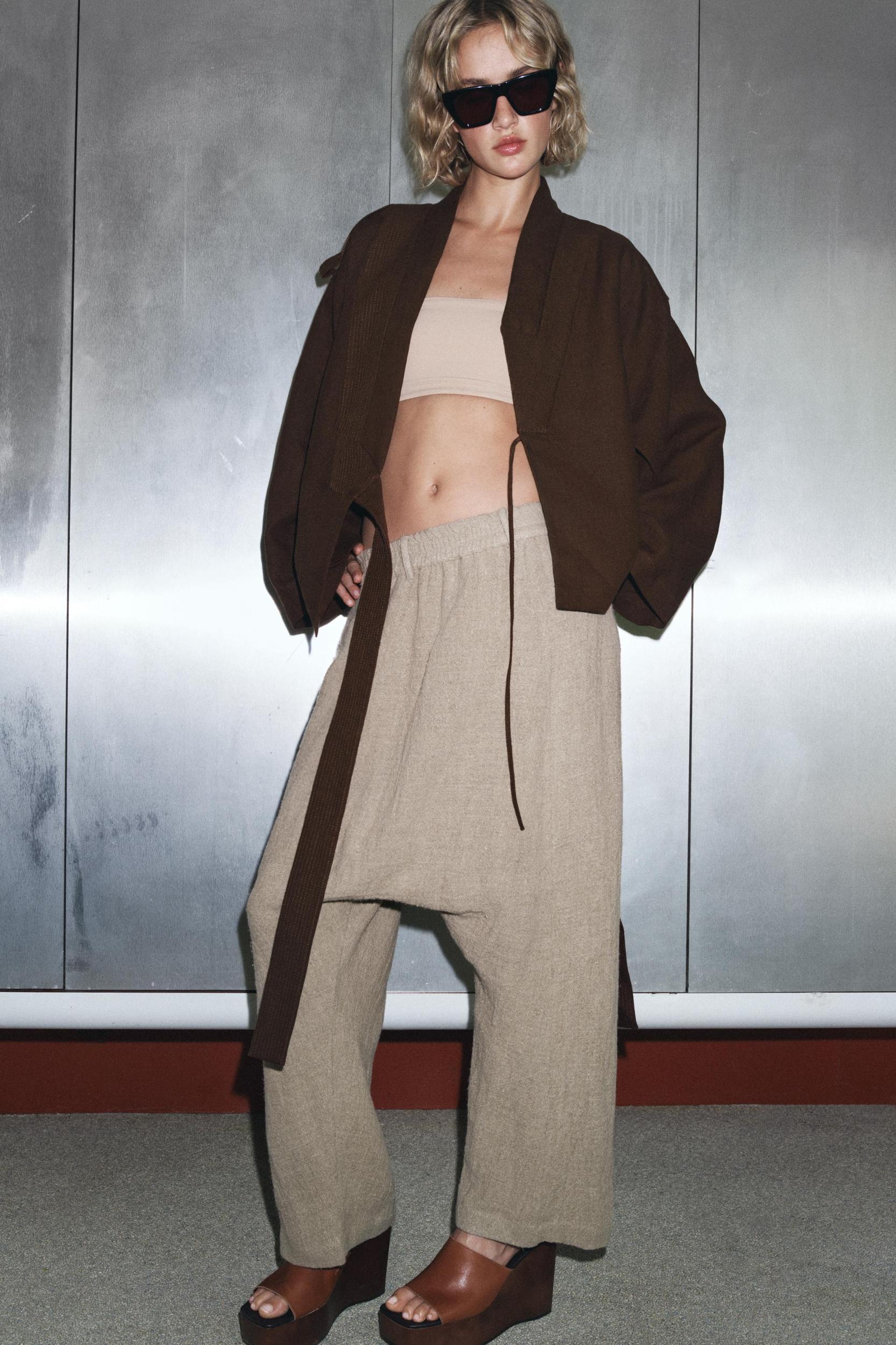 LIMITED EDITION 100% LINEN LOW-RISE PANTS Product Image