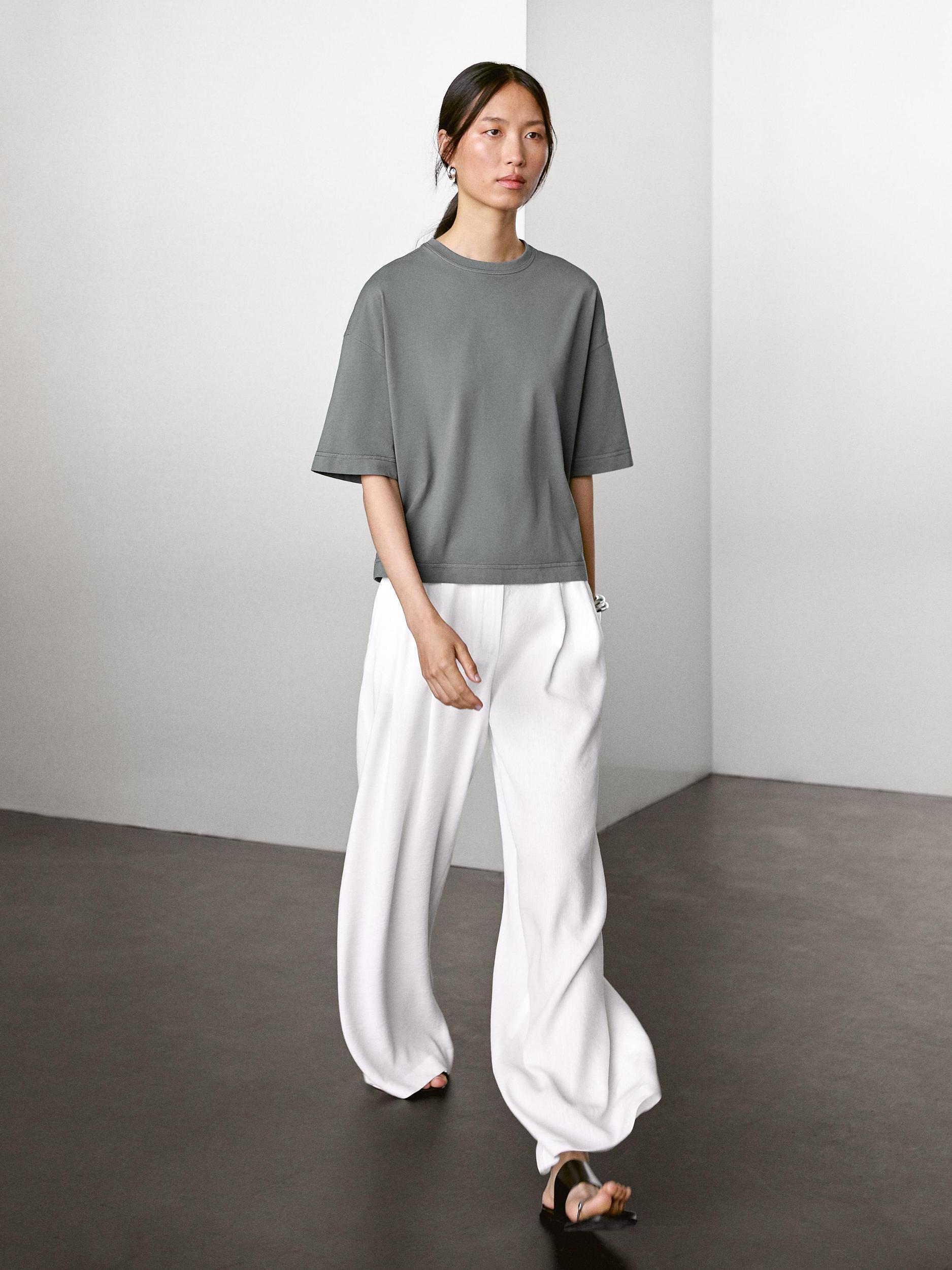 100% cotton short sleeve T-shirt Product Image