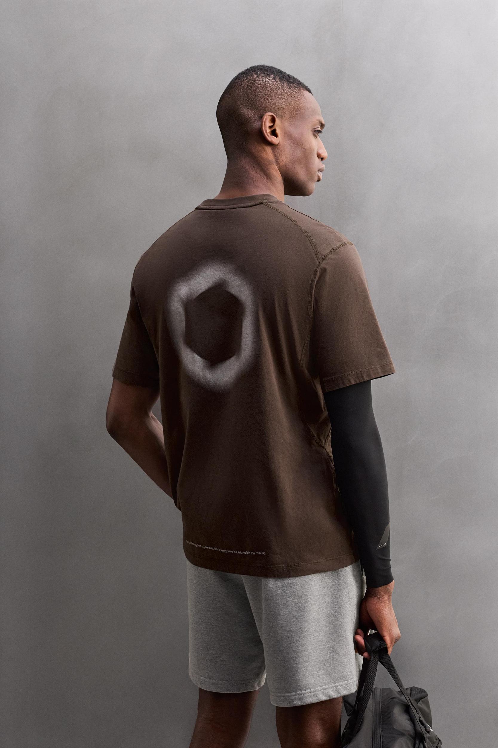 RUNNING GRAPHIC PRINT T-SHIRT Product Image