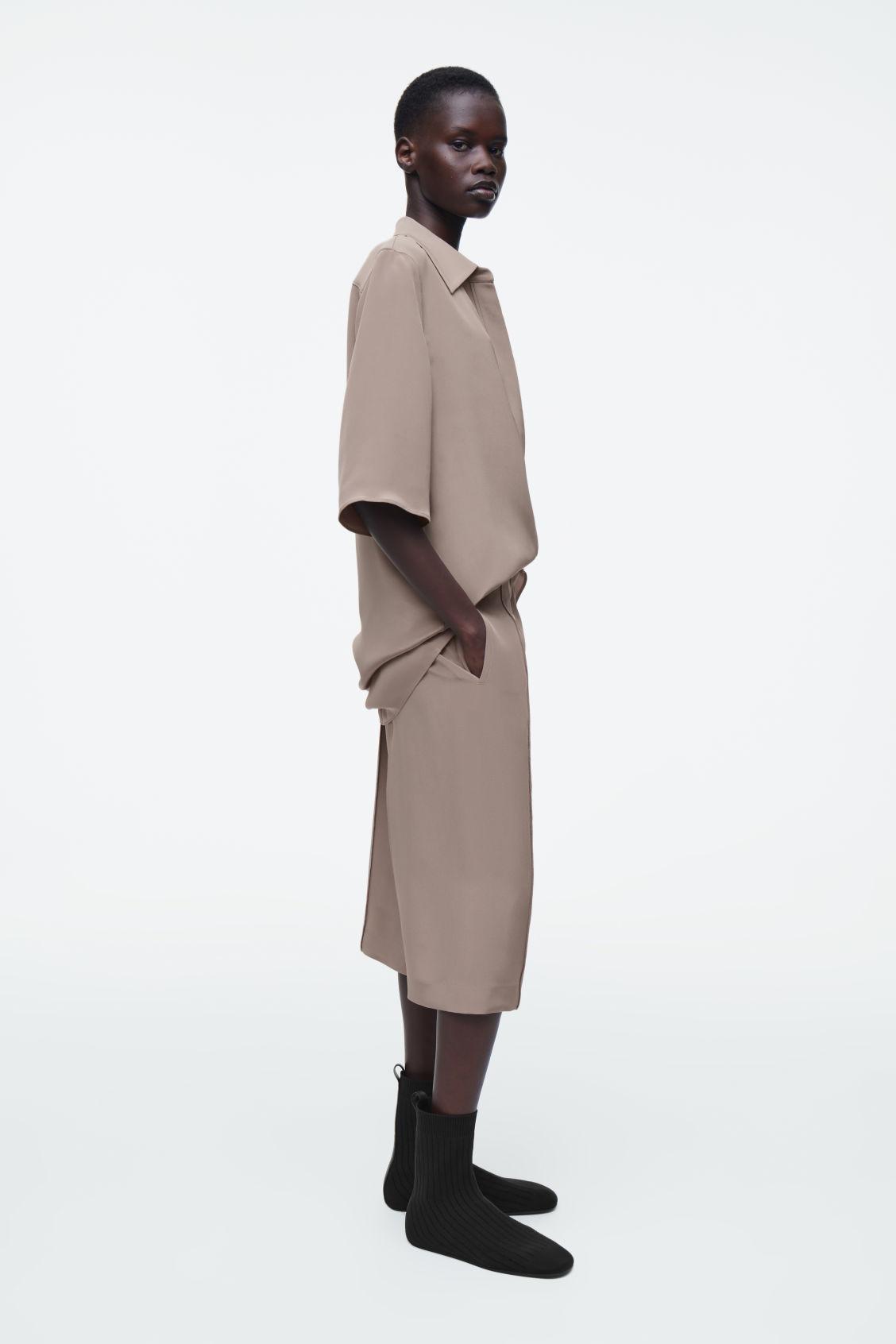 TAILORED SILK SHORTS Product Image