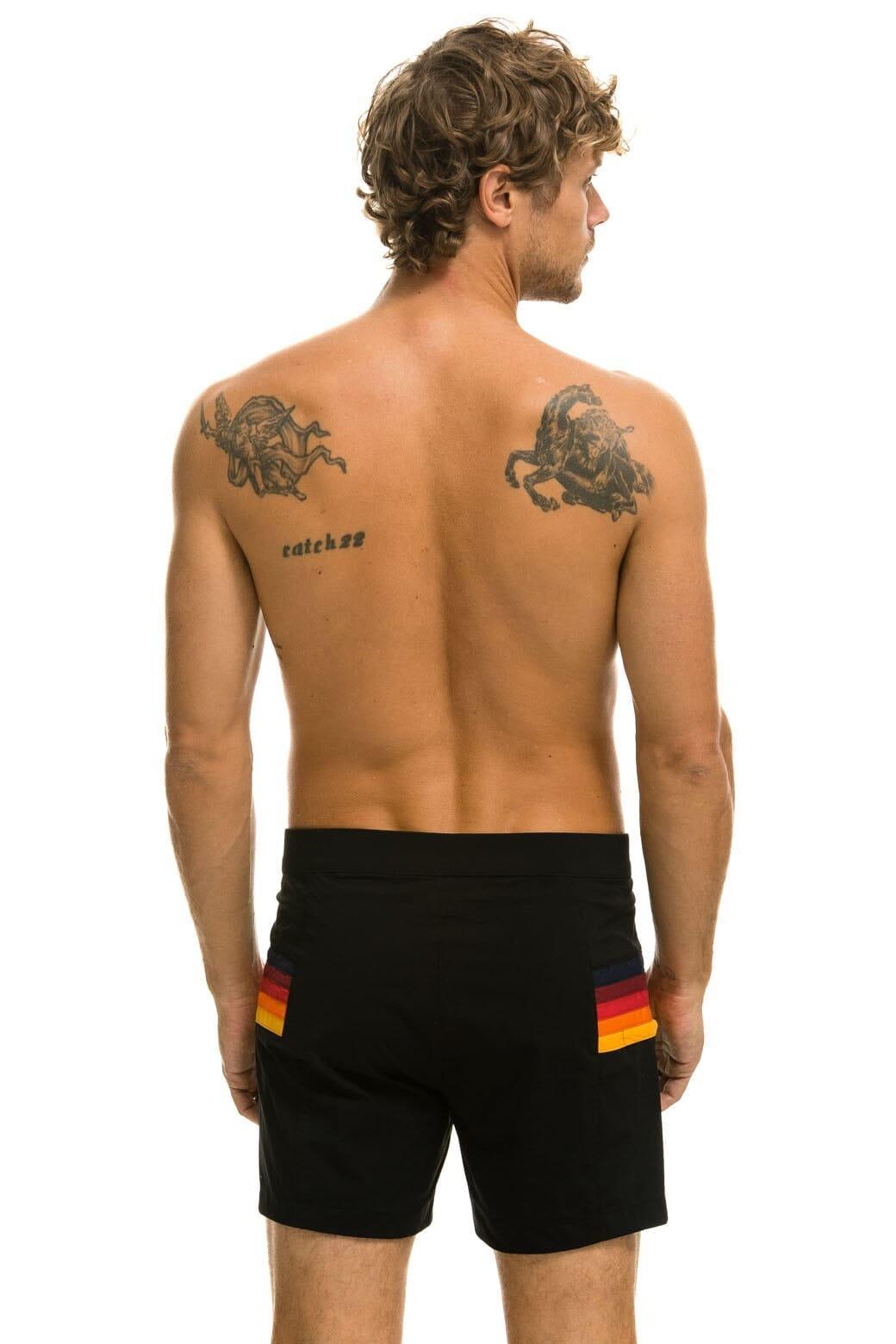 MEN'S HORIZONTAL 5 STRIPE FLEX SHORTS - BLACK Male Product Image