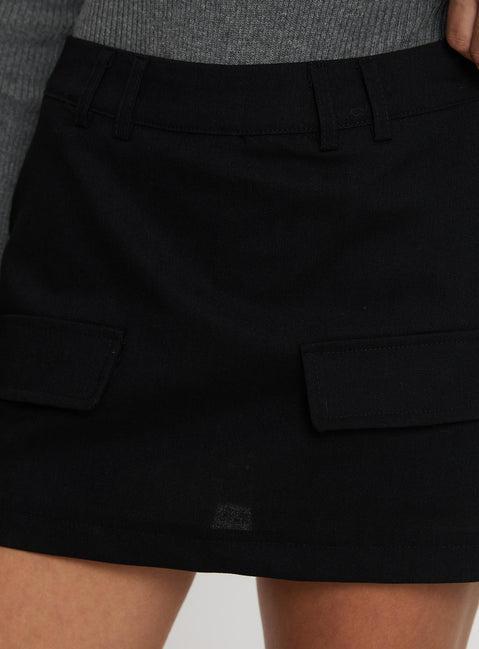 Essentially Skort Black Product Image