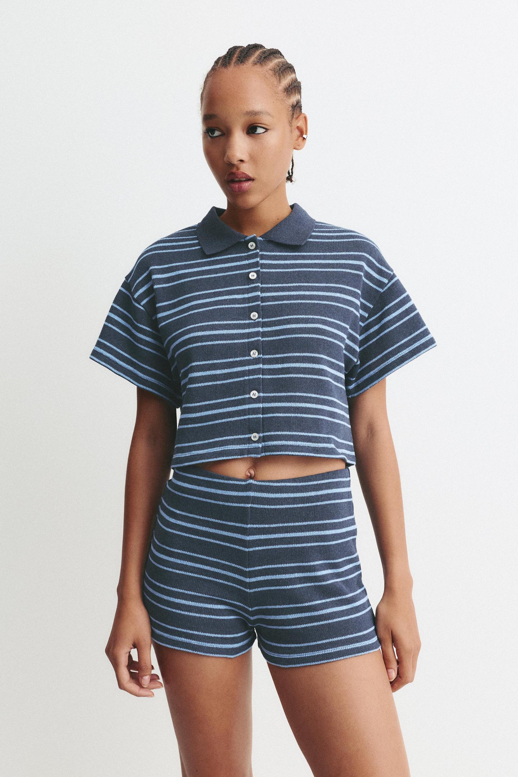 Striped knit shorts Product Image