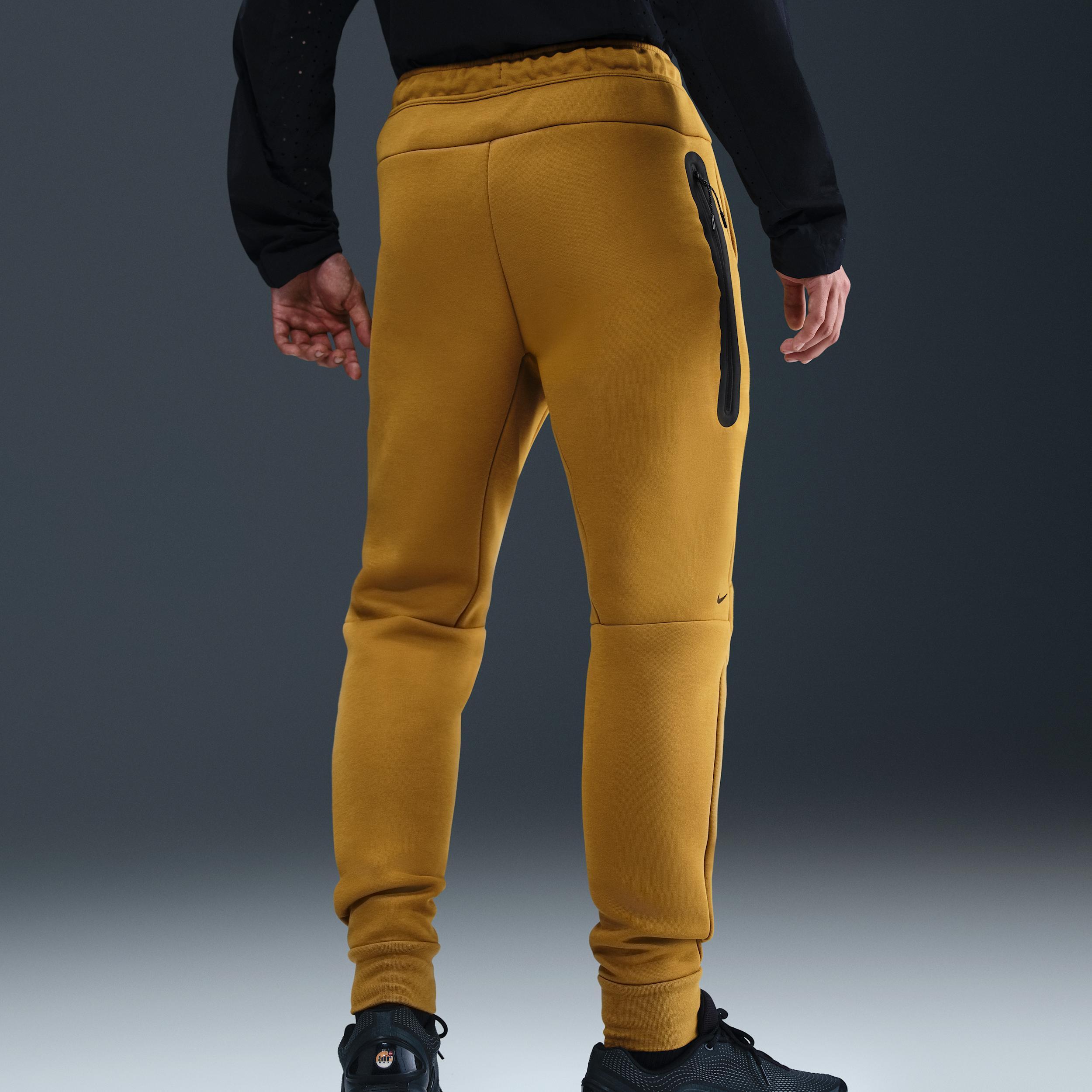 Nike Men's Tech Fleece Jogger Pants Product Image
