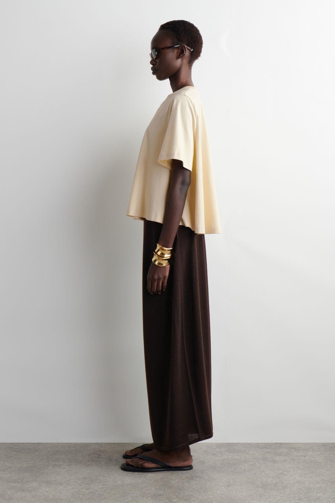 RELAXED TRAPEZE T-SHIRT Product Image