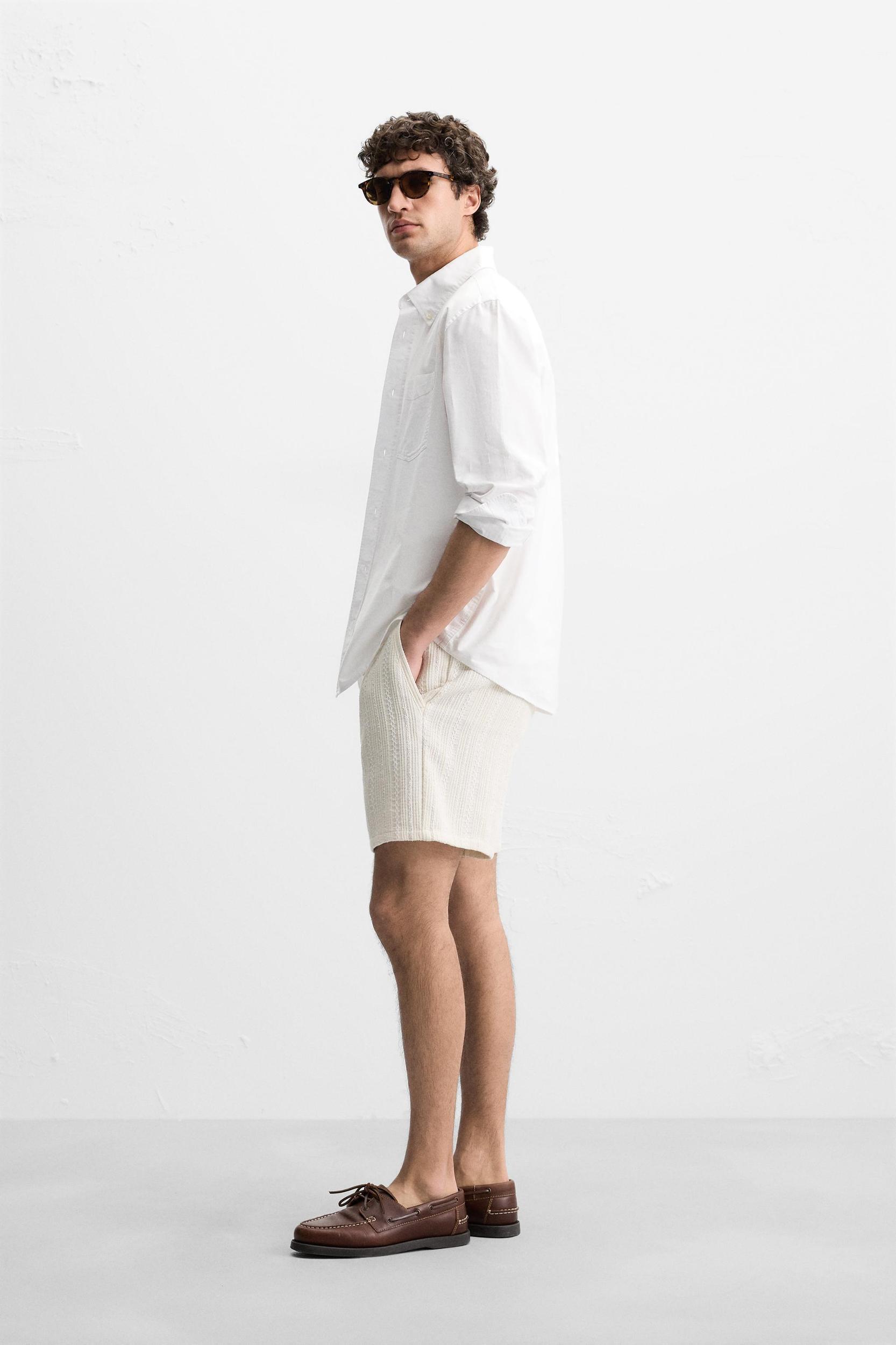 TEXTURED STRIPED SHORTS Product Image