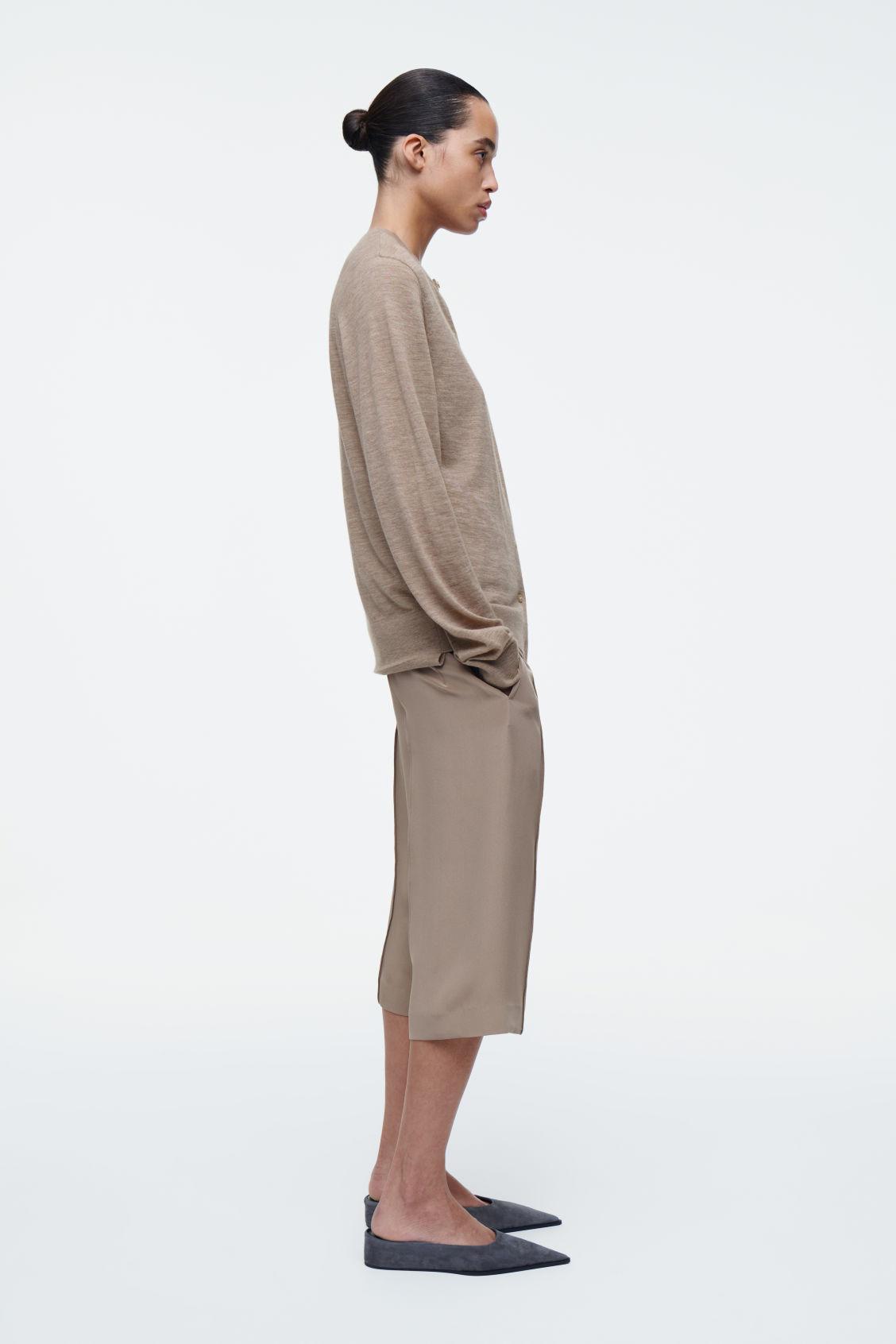 ATTACHED LAYERED FINE CASHMERE CARDIGAN Product Image