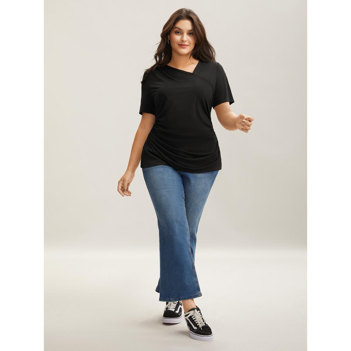 Plus Size Asymmetrical Neckline Curved Hem Plain T-Shirt Black Women Leisure Gathered Asymmetrical Neck Bodycon Casual T-shirts BloomChic 28/5X Product Image