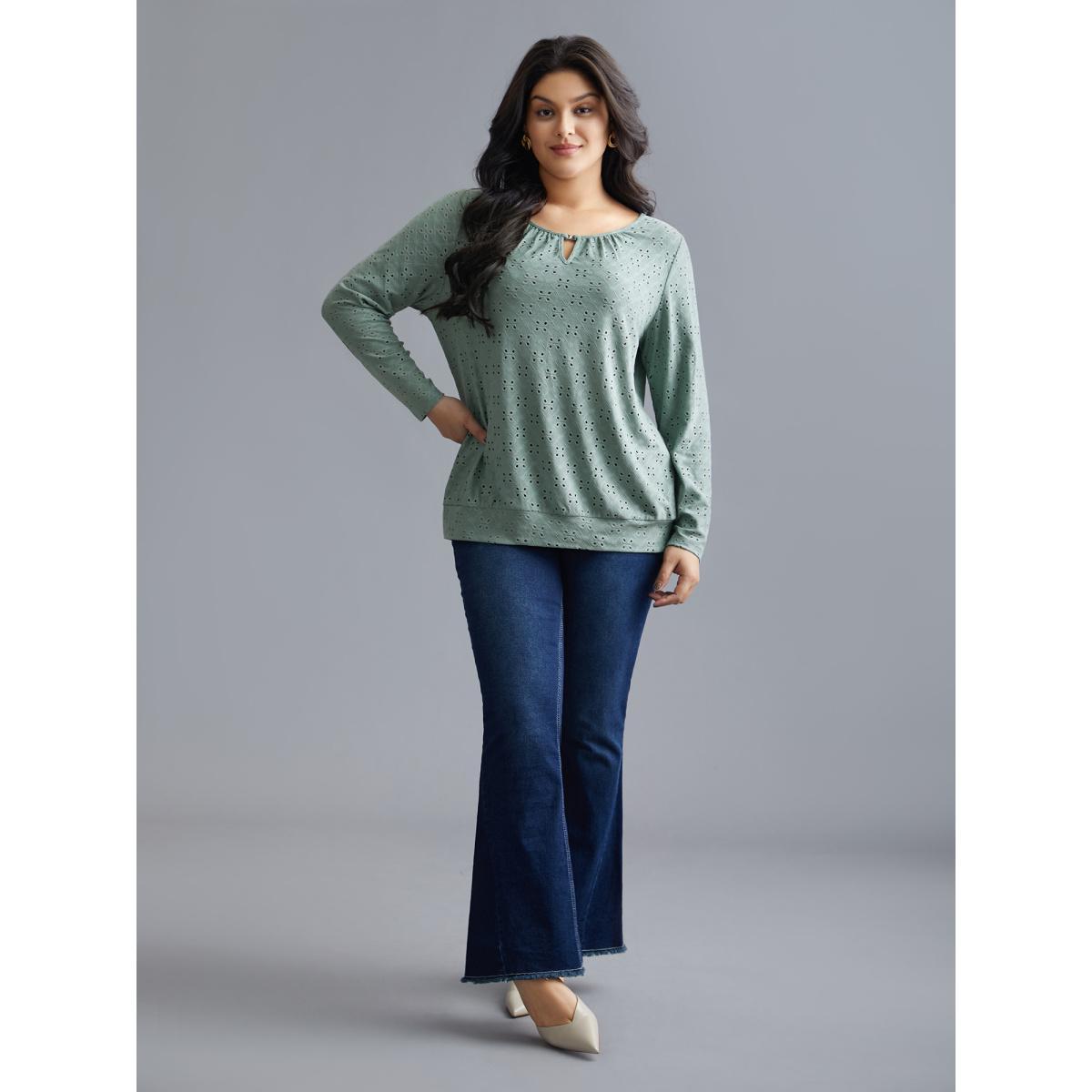 Plus Size Plain Eyelet Jacquard Plisse T-Shirt Greenbean Women Elegant Texture Round Neck Everyday T-shirts BloomChic 22-24/3X Product Image