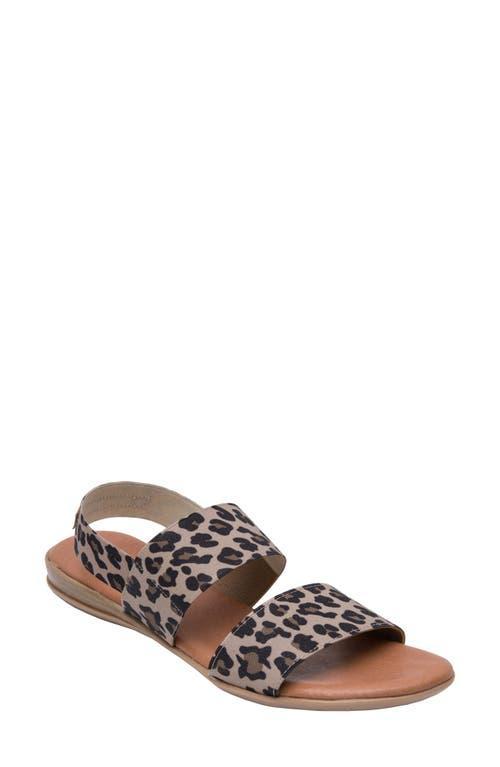 Andre Assous Womens Nigella Featherweights Flat Sandals Product Image