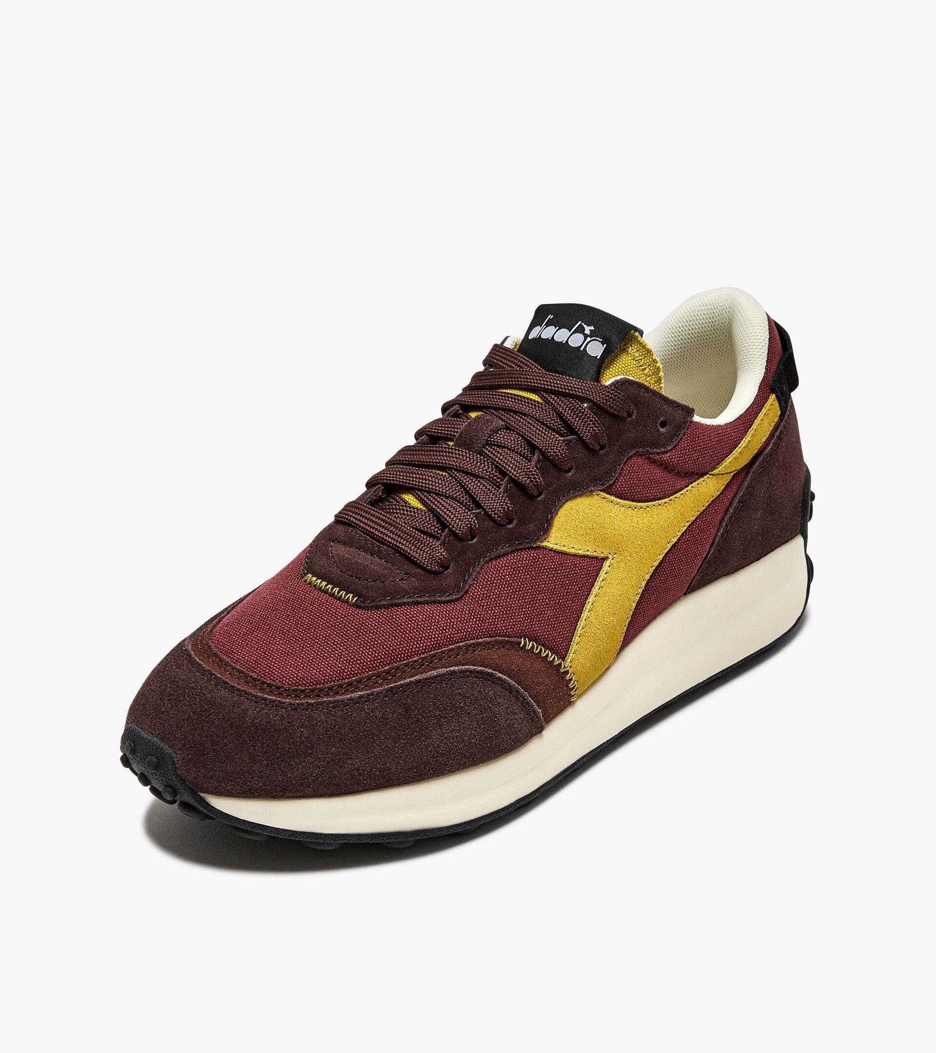 RACE SUEDE SW Product Image