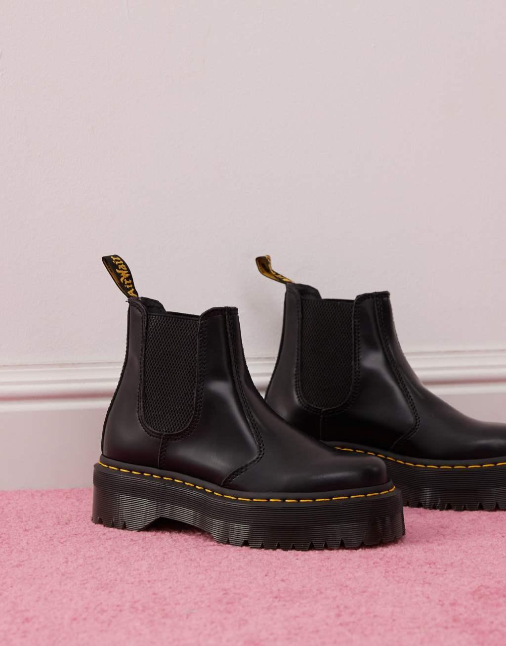 2976 Smooth Leather Platform Chelsea Boots Product Image