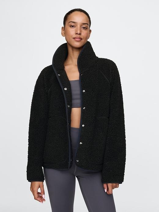 GapFit Oversized Sherpa Raglan Jacket Product Image