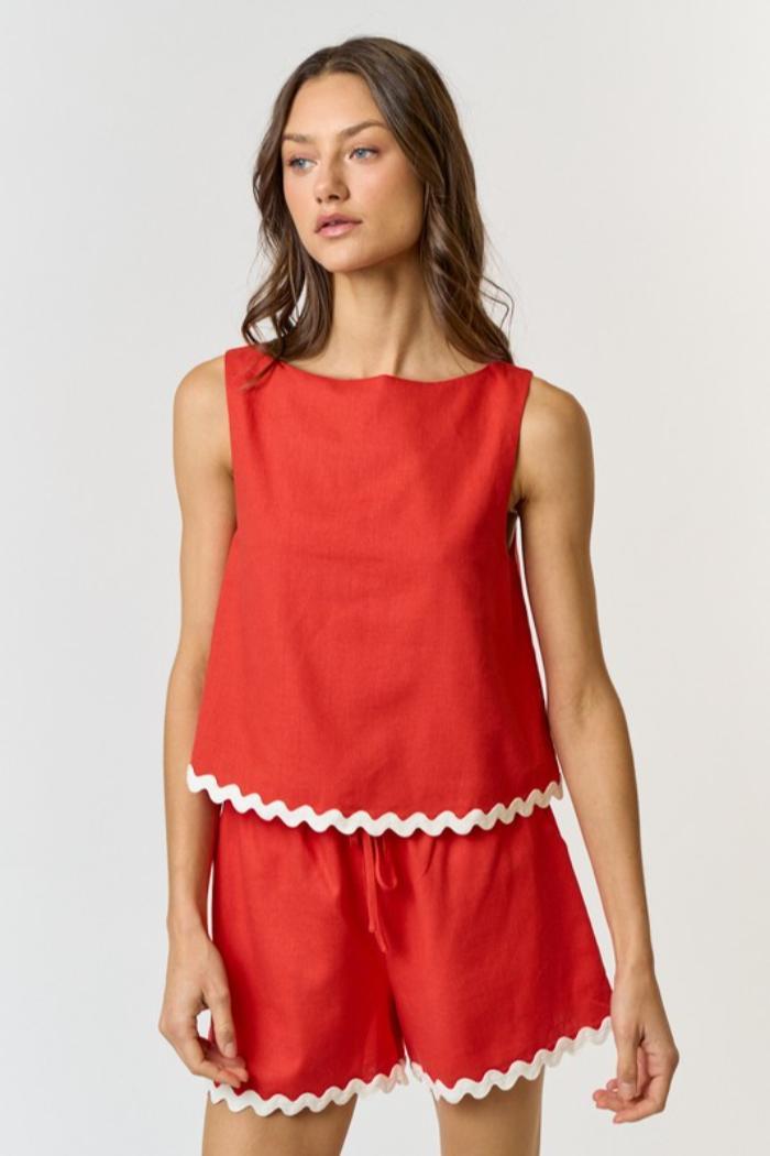 Scallop Edge Short Product Image