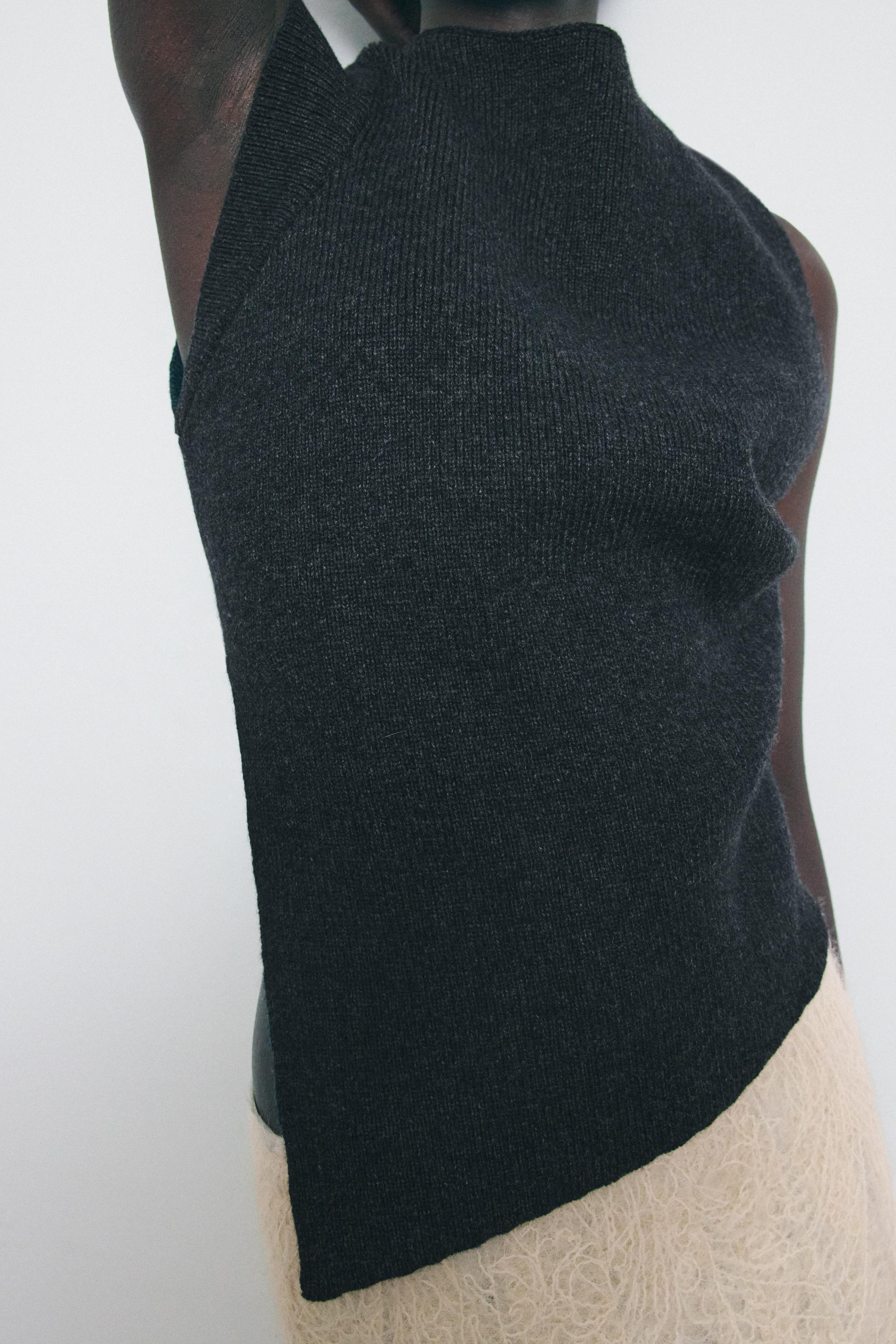 SIDE PLEATED WOOL BLEND SWEATER VEST Product Image