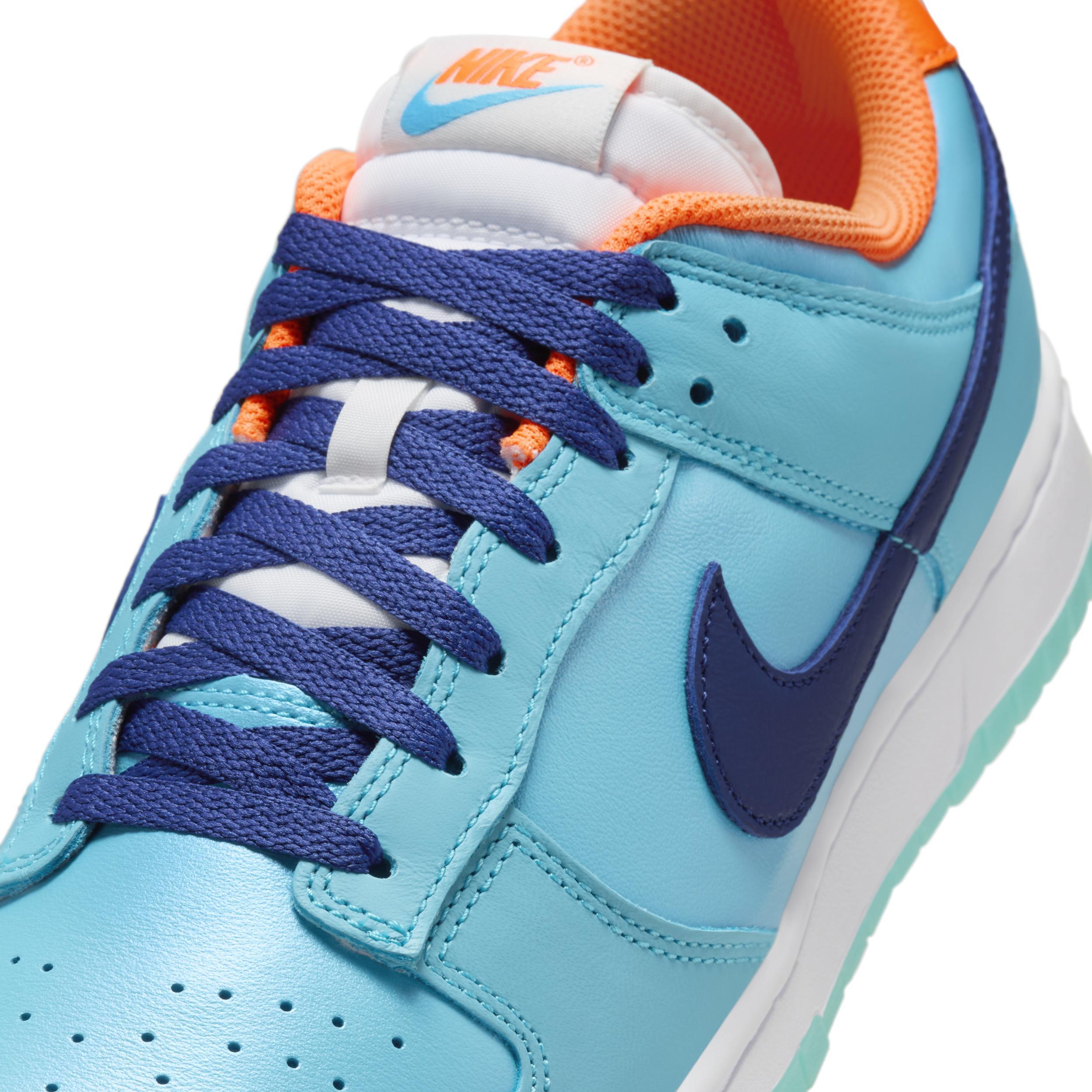 Nike Men's Dunk Low SE Shoes Product Image