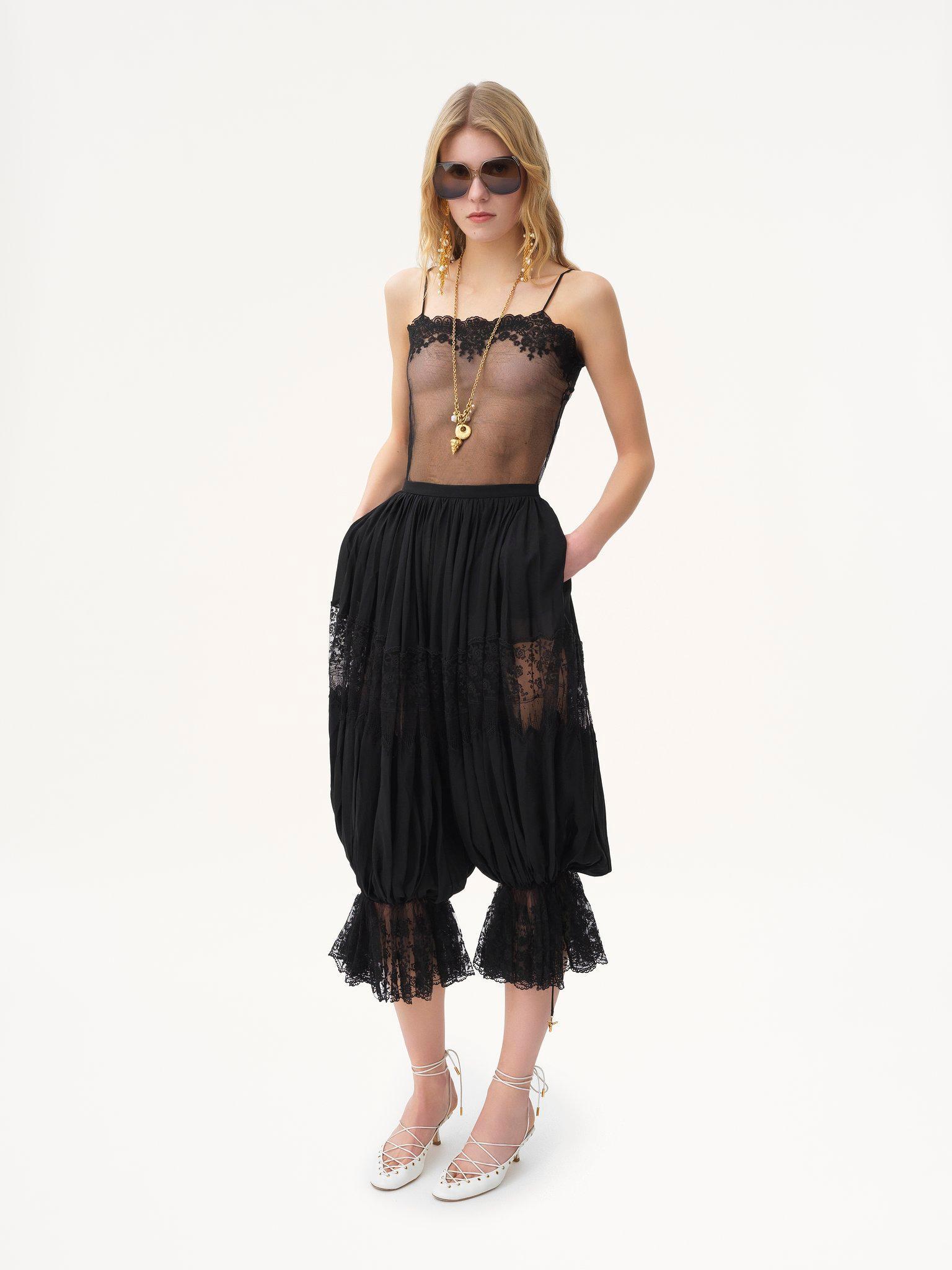 Fitted tank top in embroidered lace Product Image