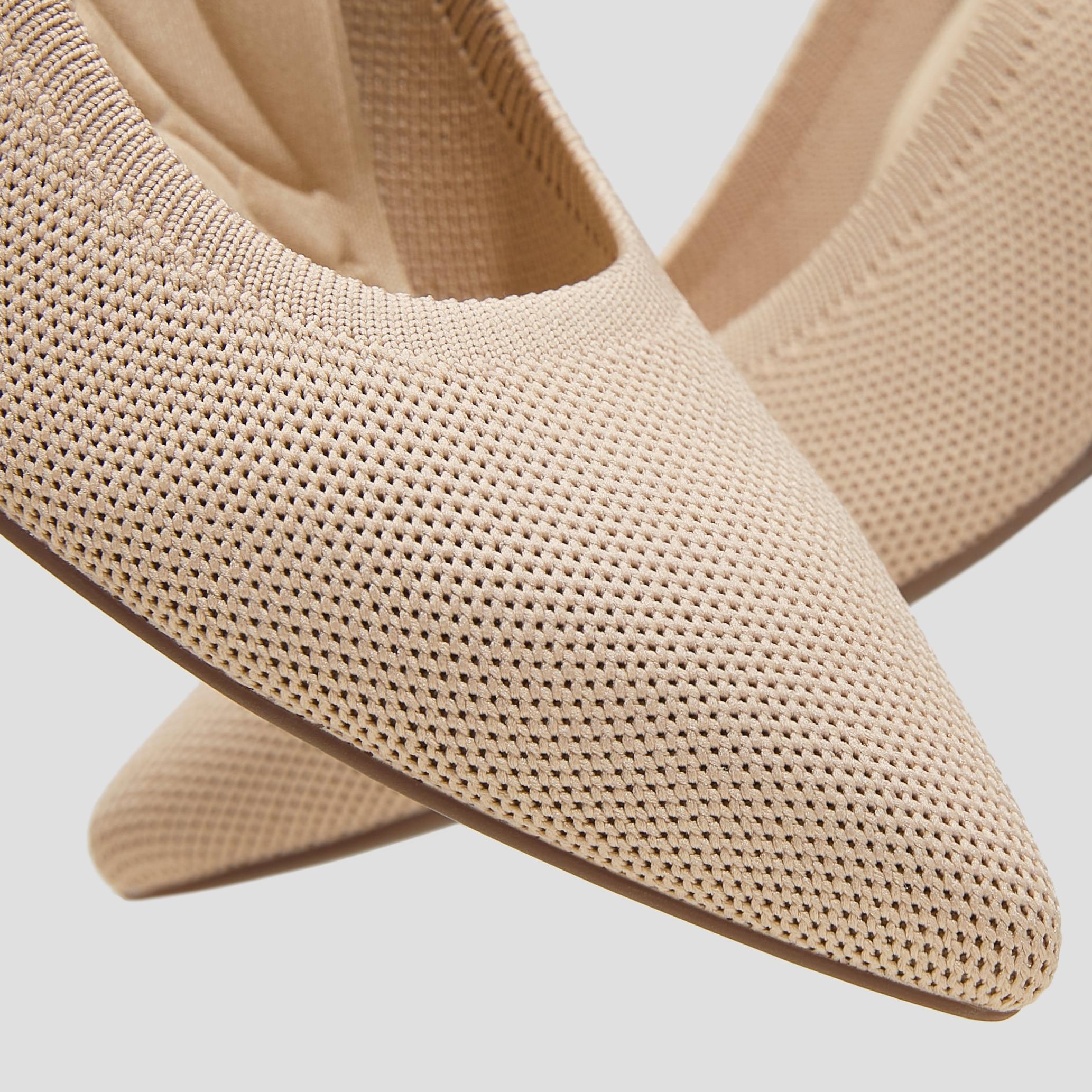 Pointed-Toe Wedge (Aria Wedge Pro) Product Image