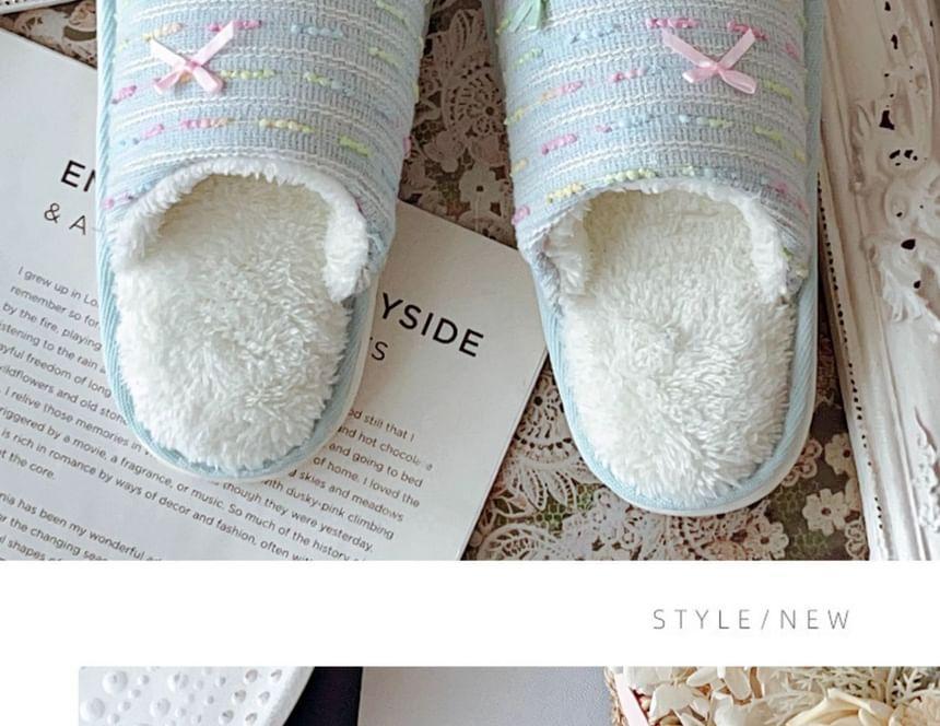 Ribbon Fleece Slippers Product Image