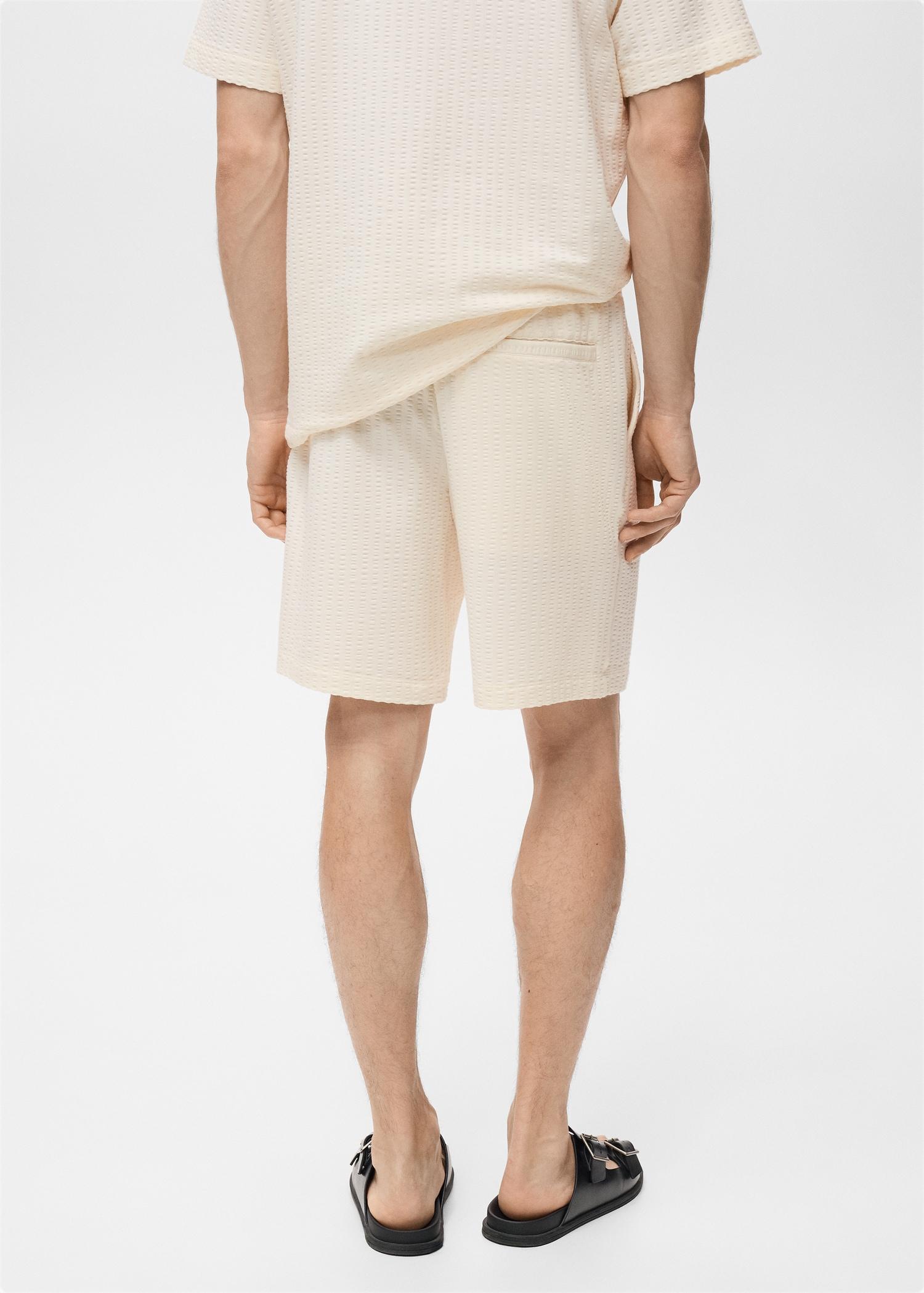 Cotton seersucker bermuda shorts with drawstring - Men | MANGO USA Product Image